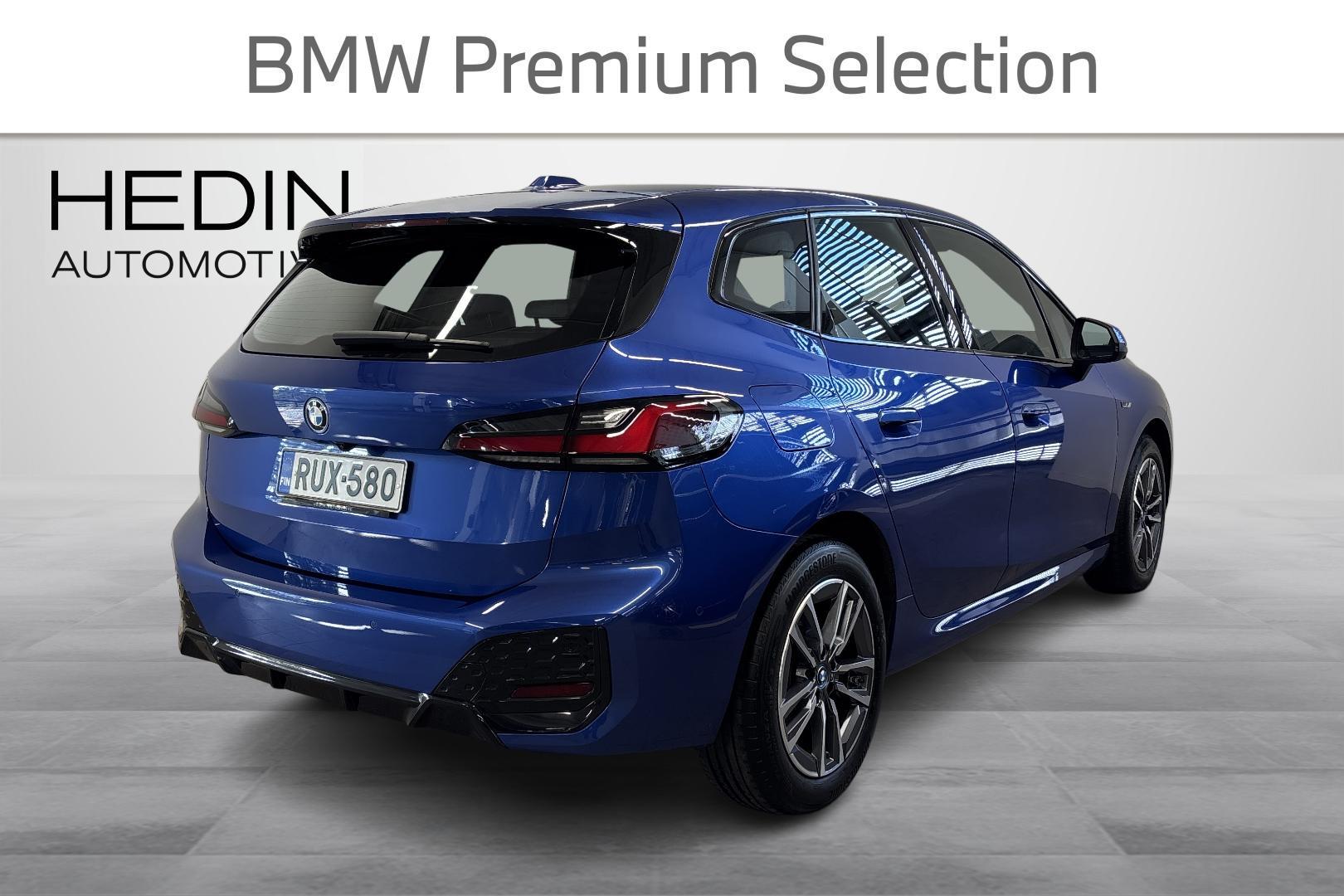 BMW 225 2023