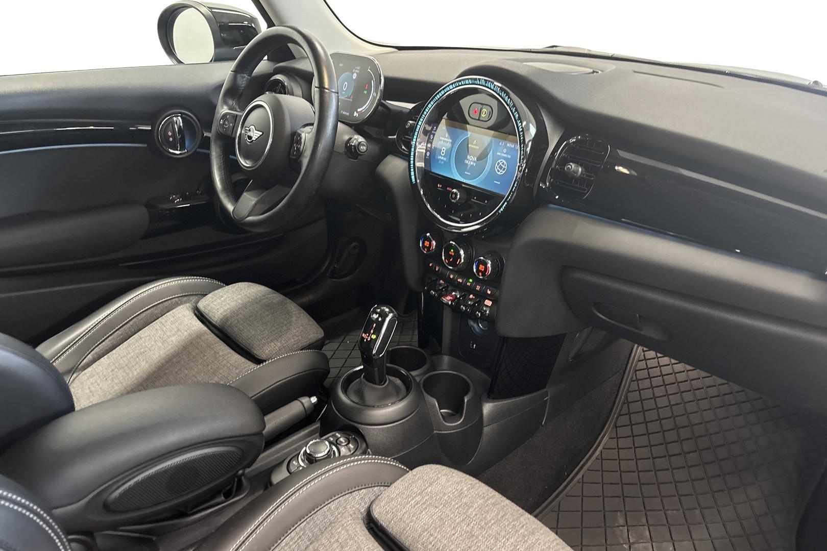 Mini Hatchback 10