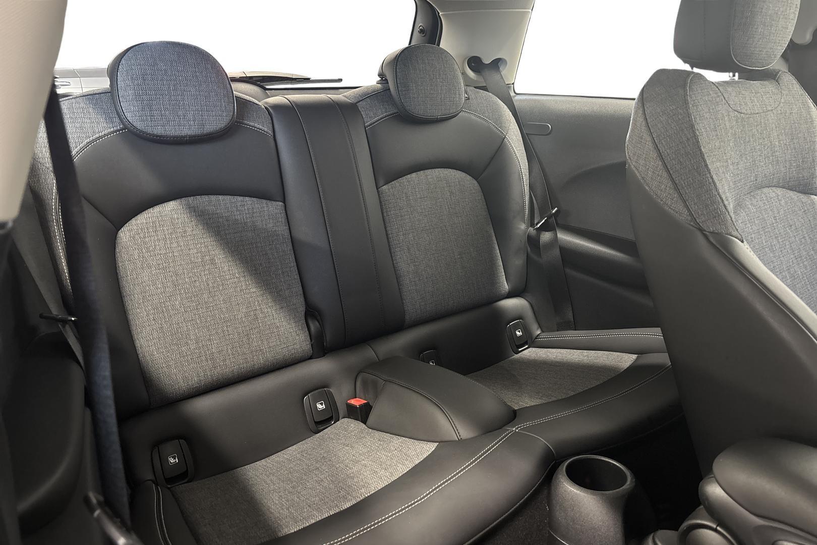 Mini Hatchback 12