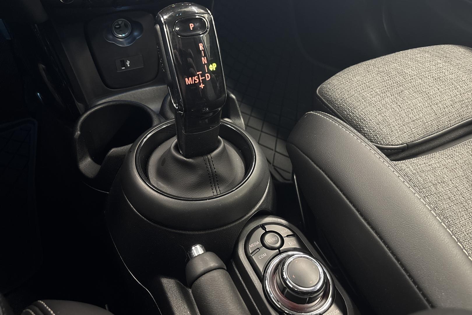 Mini Hatchback 20