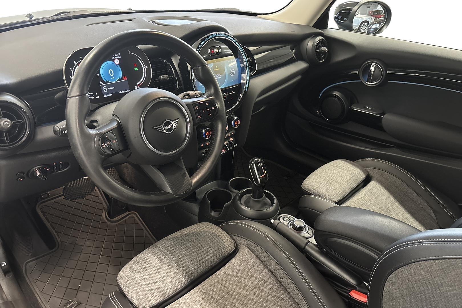 Mini Hatchback 8