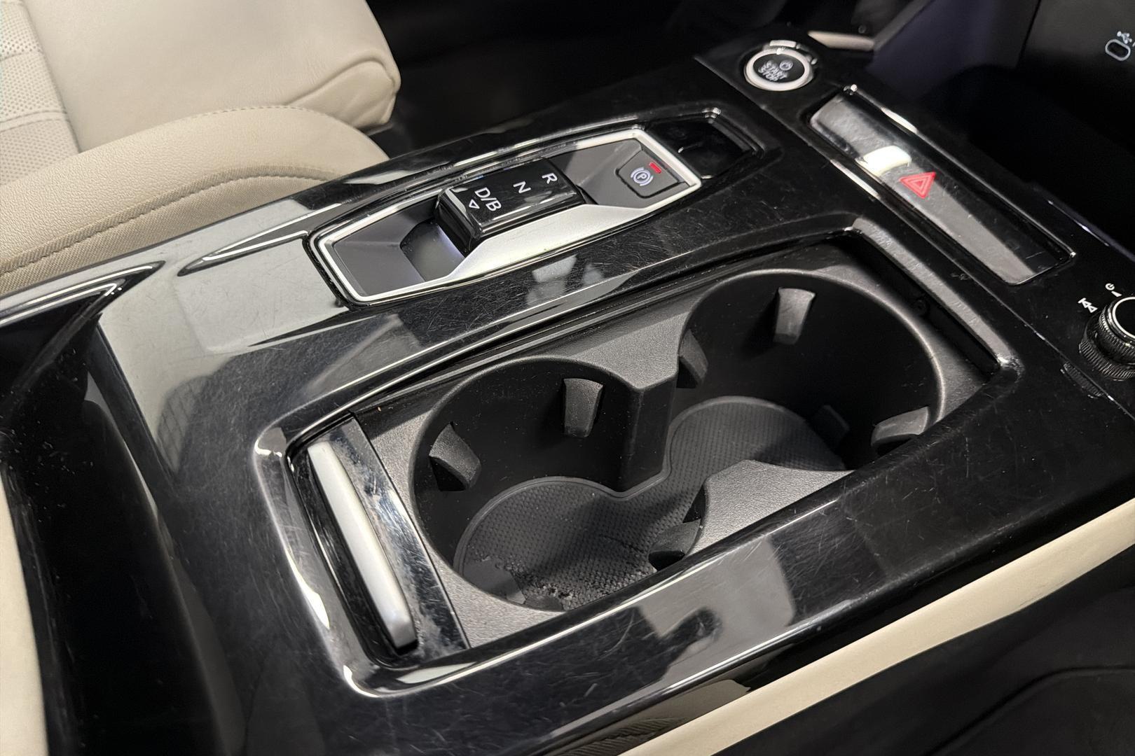 AUDI Q6 e-tron 2025