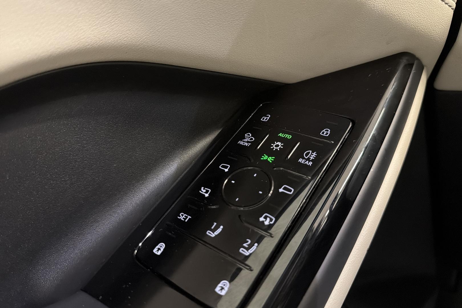 AUDI Q6 e-tron 2025