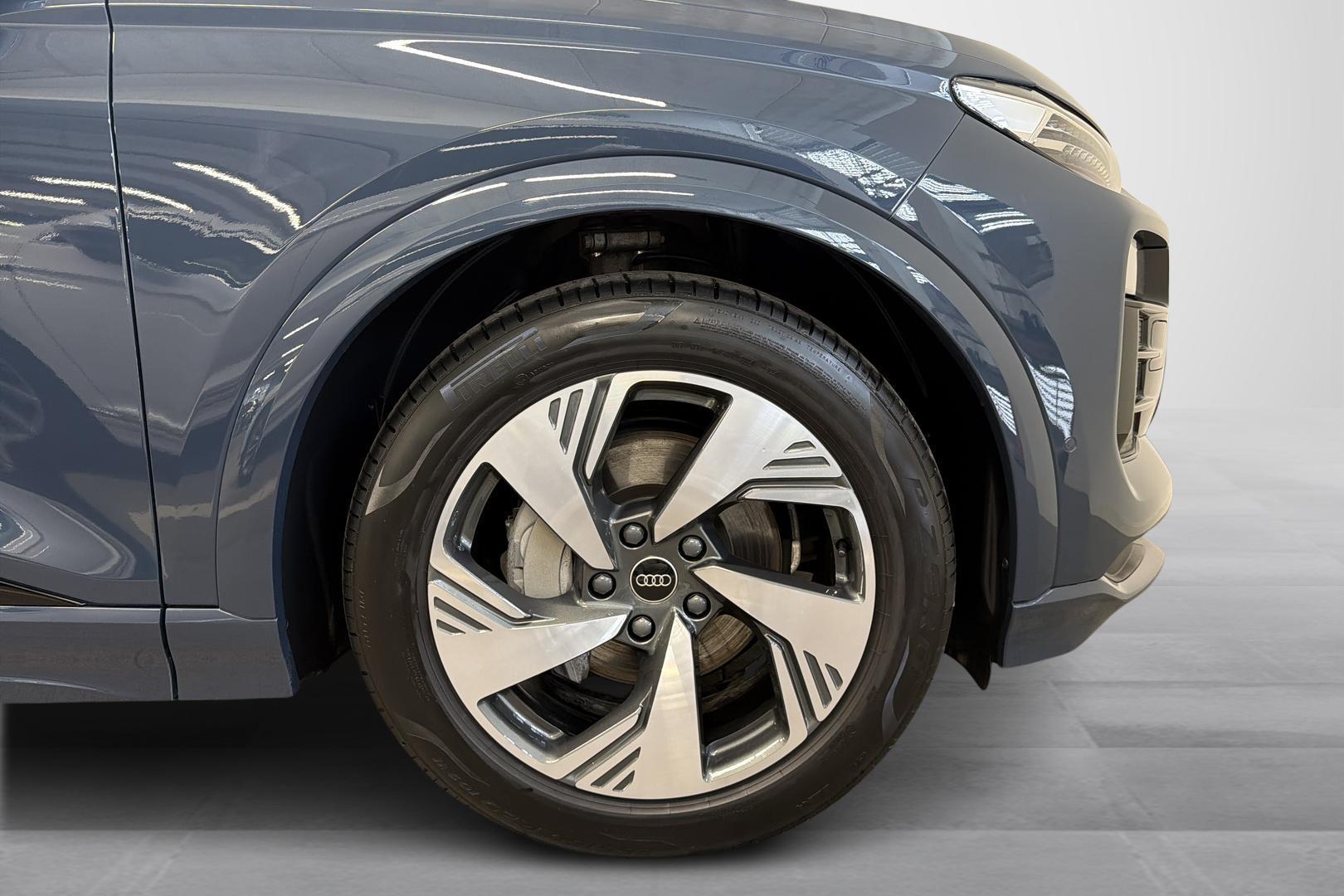 AUDI Q6 e-tron 2025