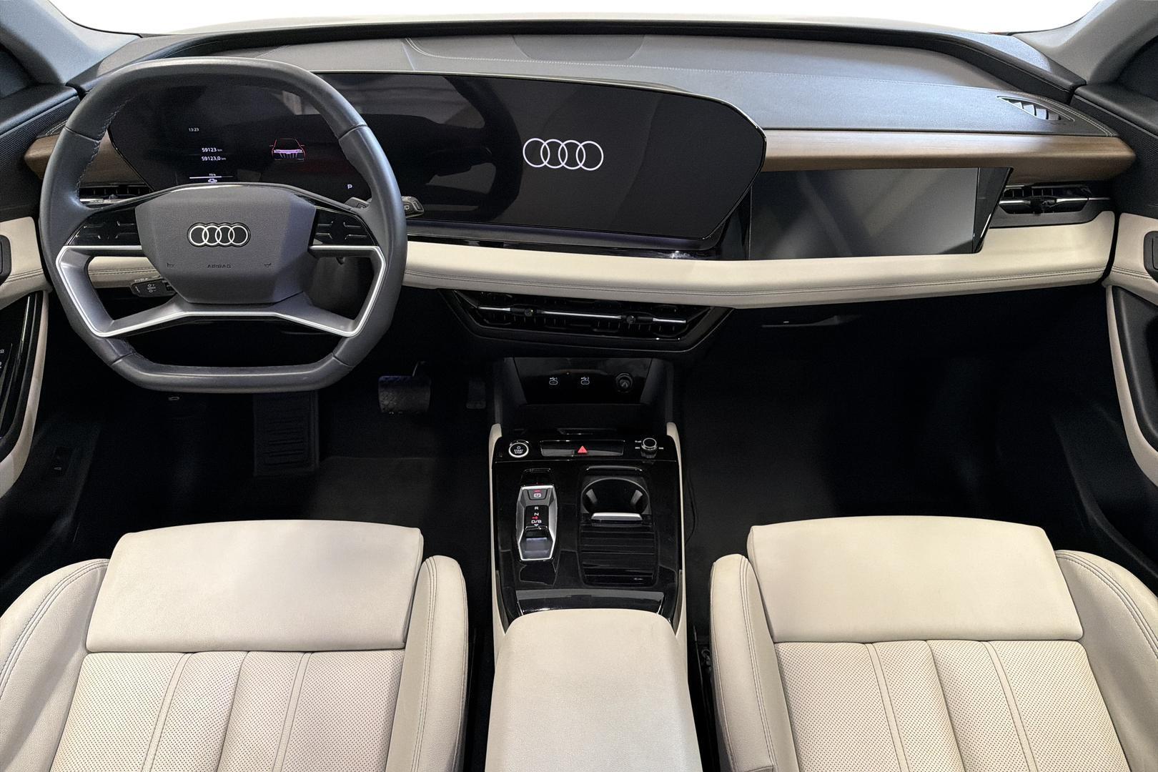 AUDI Q6 e-tron 2025