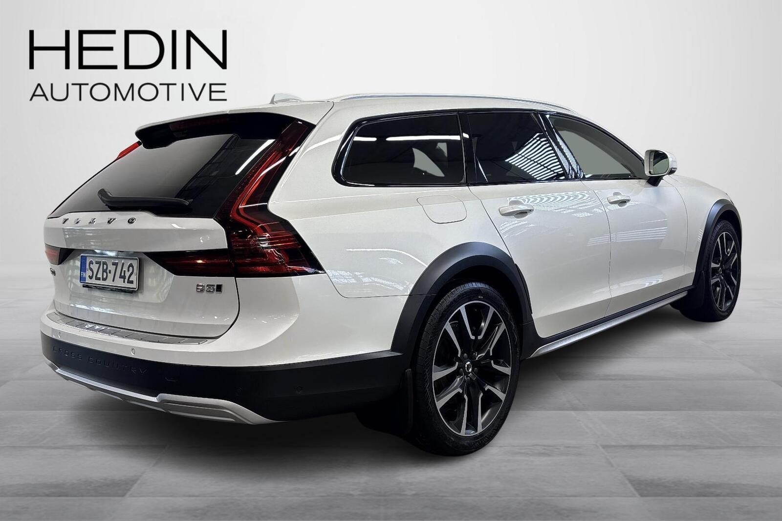 Volvo V90 Cross Country 2022