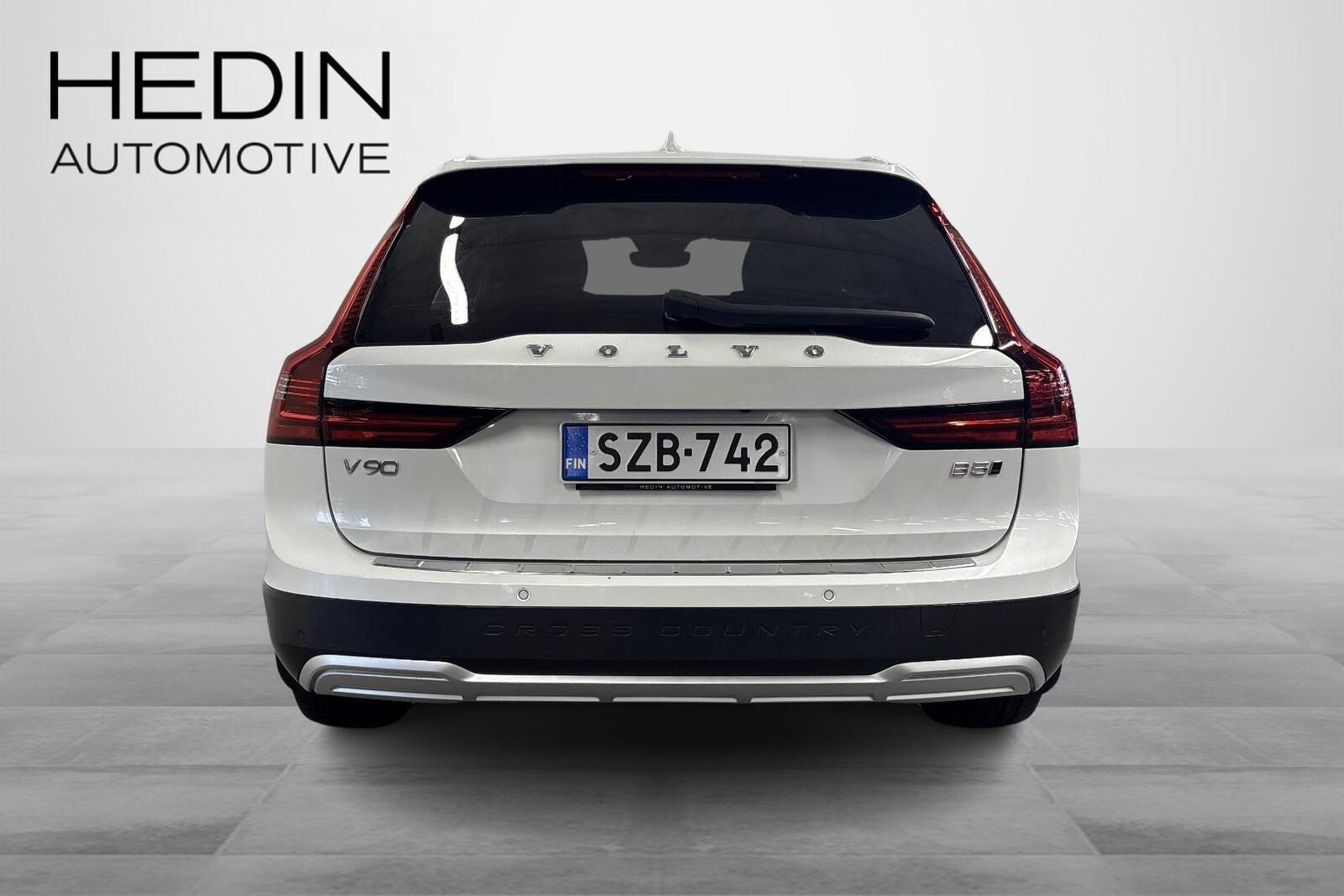 Volvo V90 Cross Country 2022