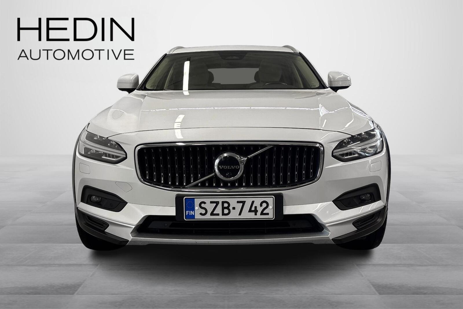 Volvo V90 Cross Country 2022