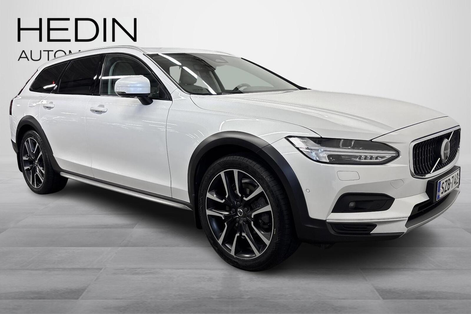 Volvo V90 Cross Country 2022