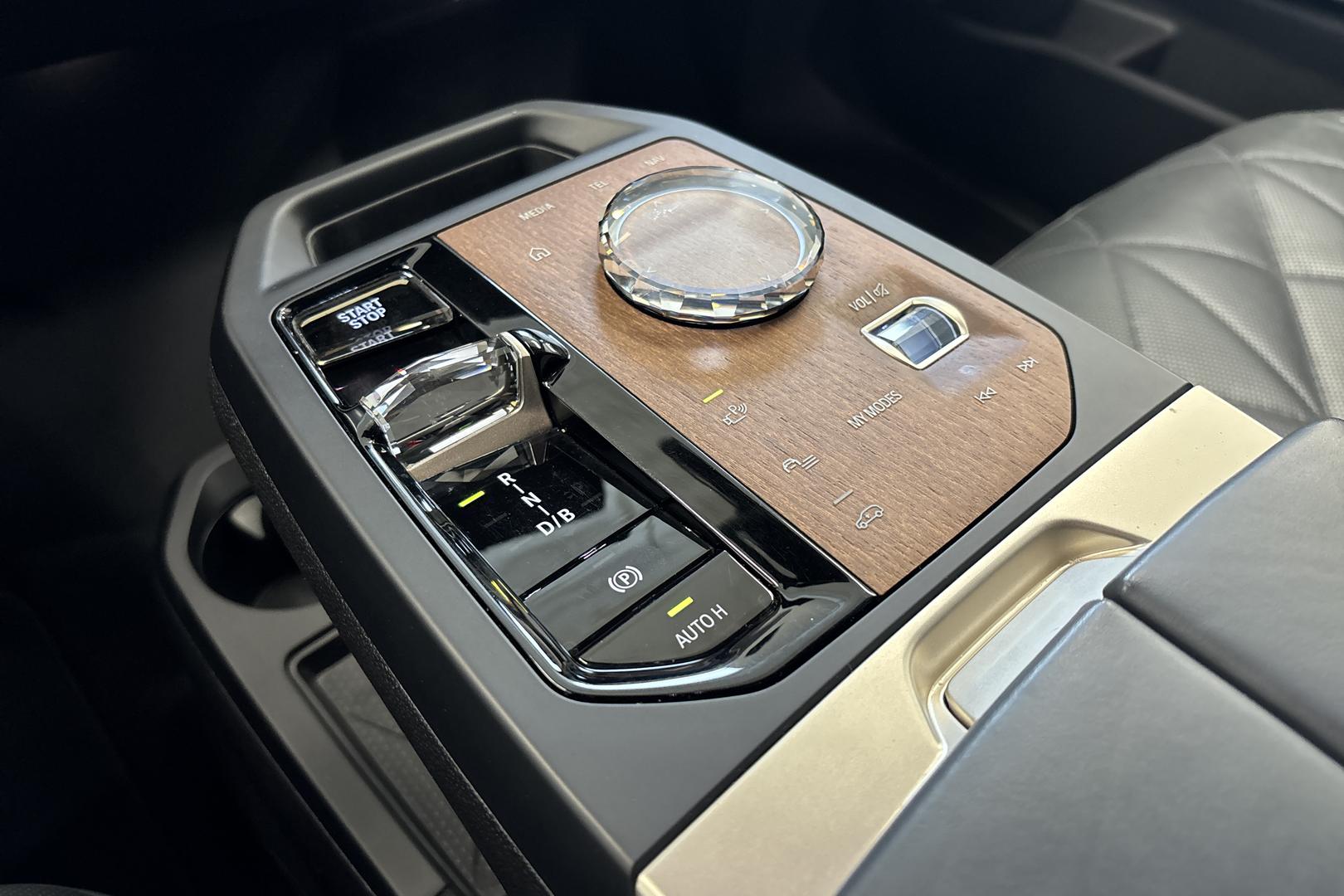 BMW iX 2023