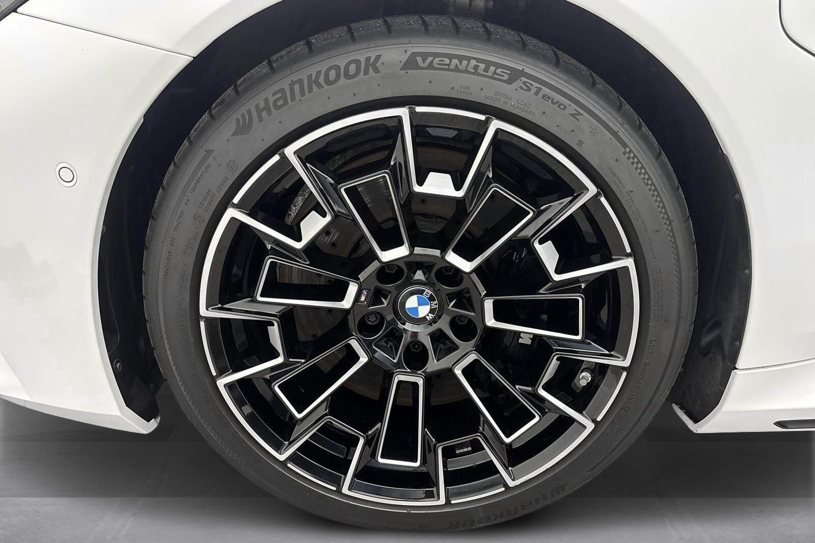 BMW M5 2025