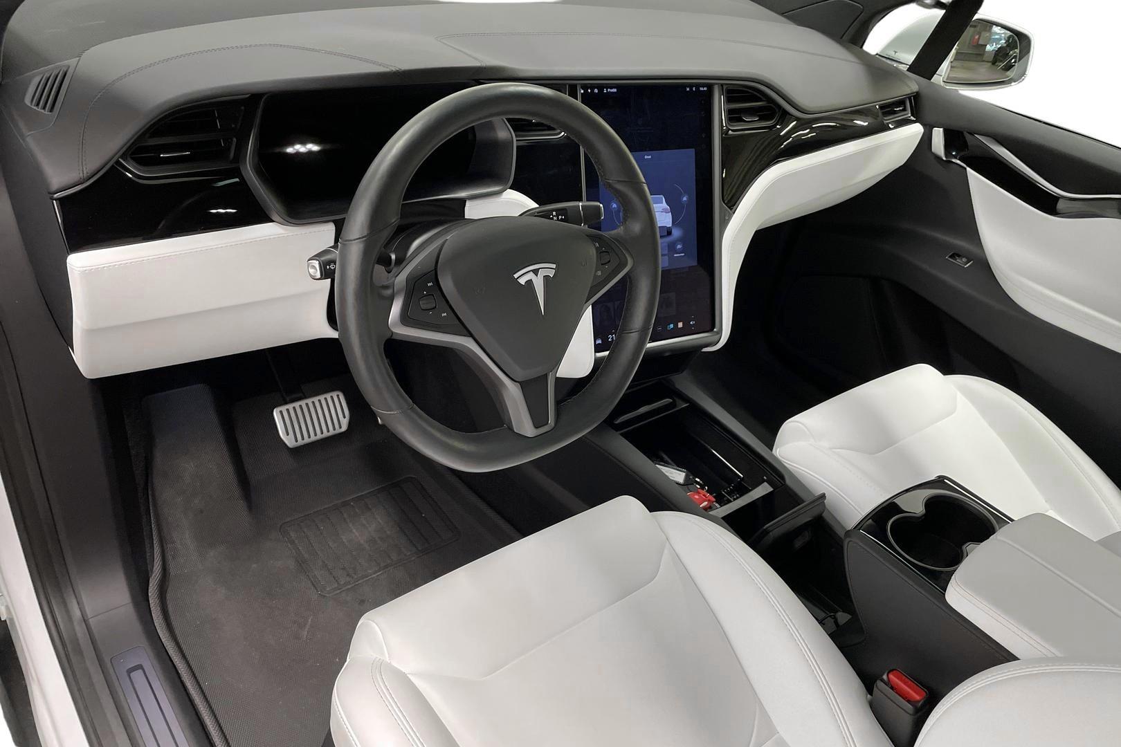 Tesla Model X 2019