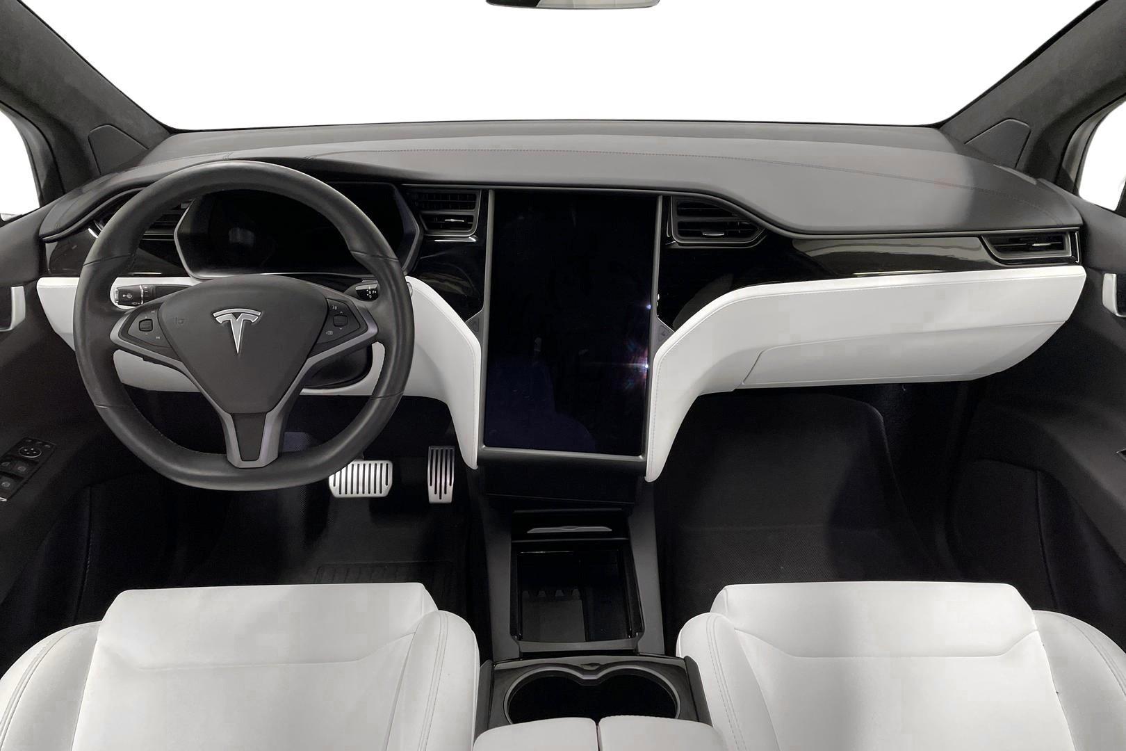 Tesla Model X 2019