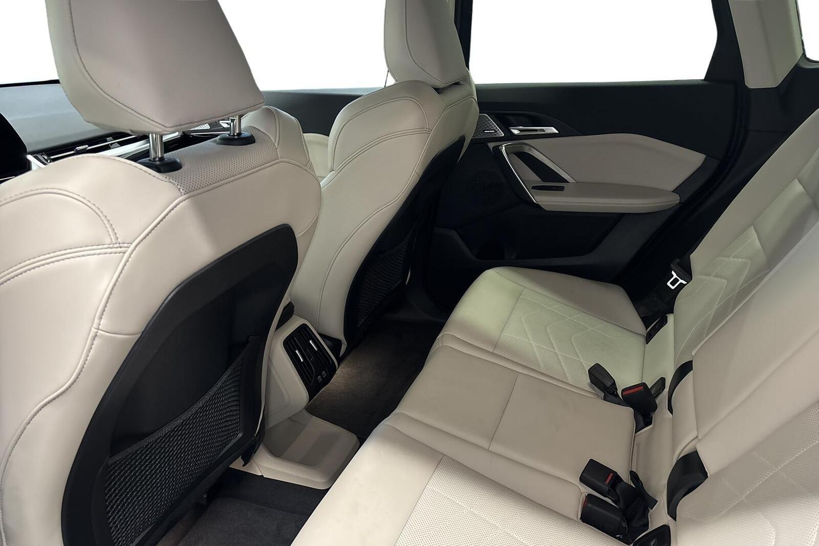 BMW iX1 2024