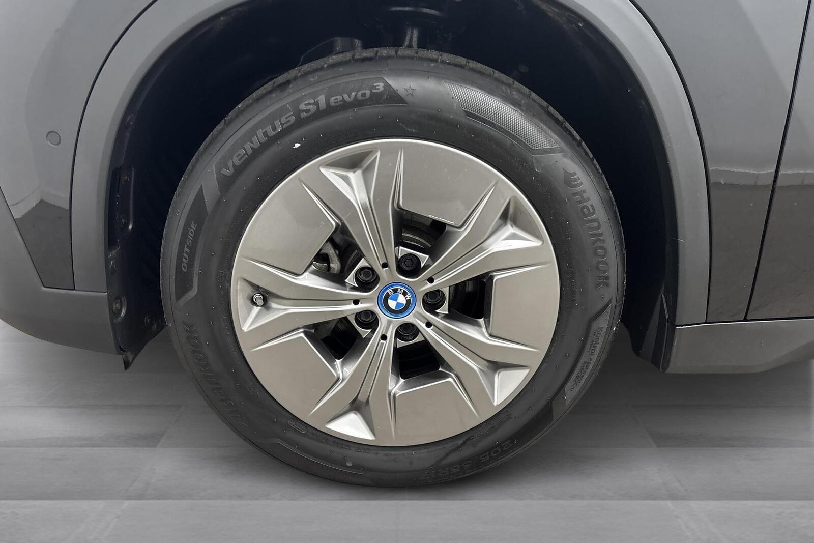 BMW iX1 2024