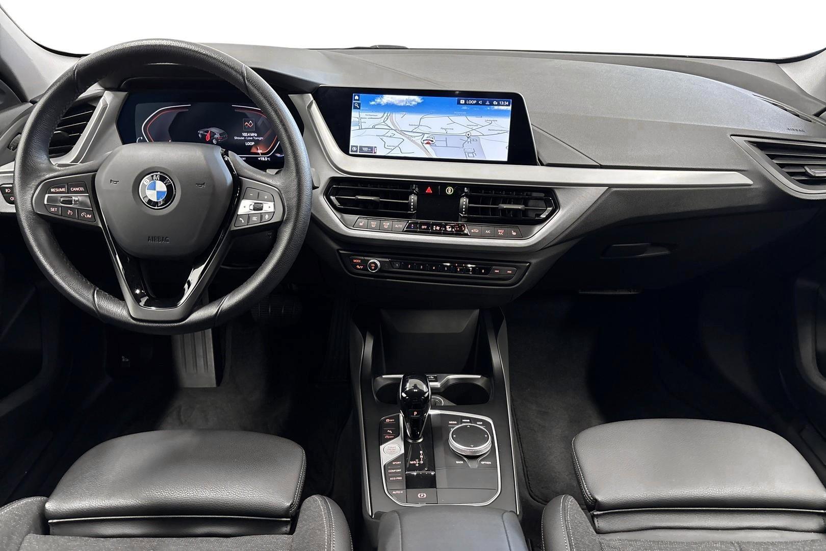 BMW 118 2023
