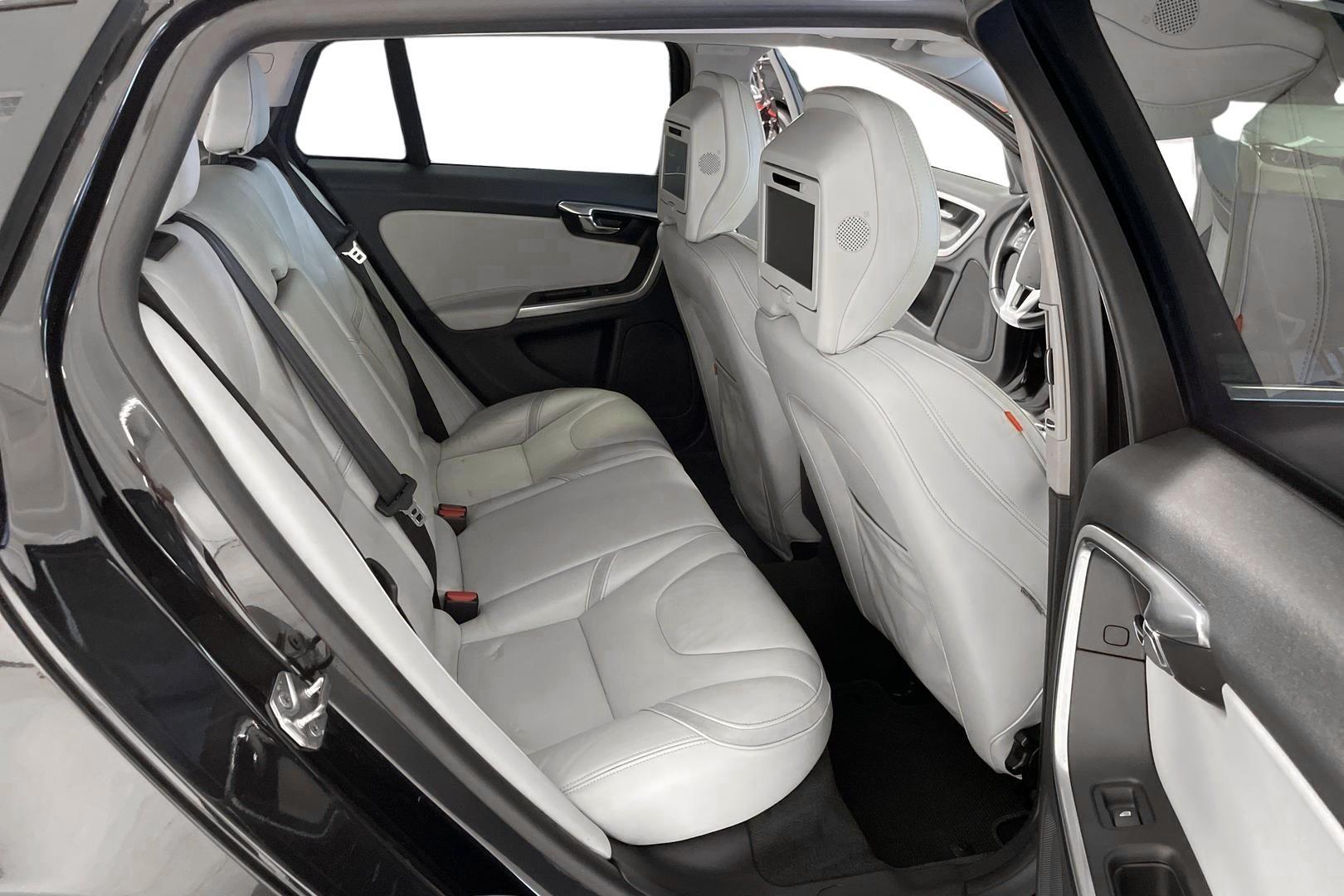 Volvo V60 12