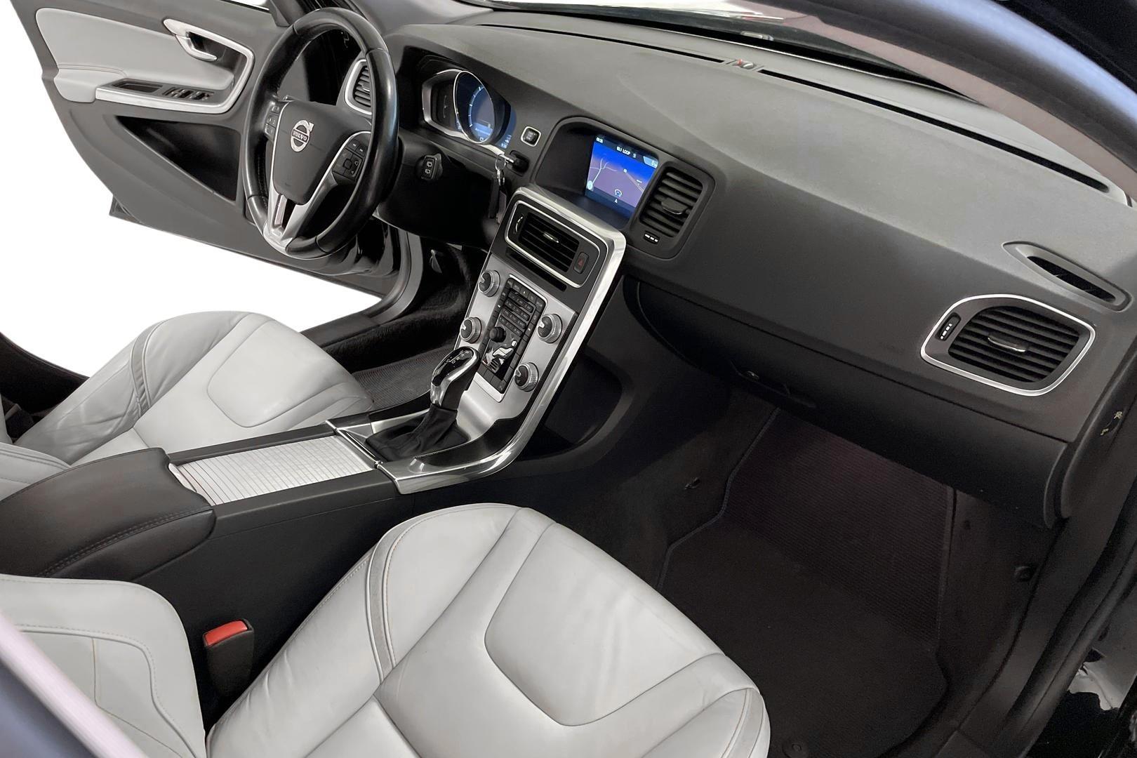 Volvo V60 13