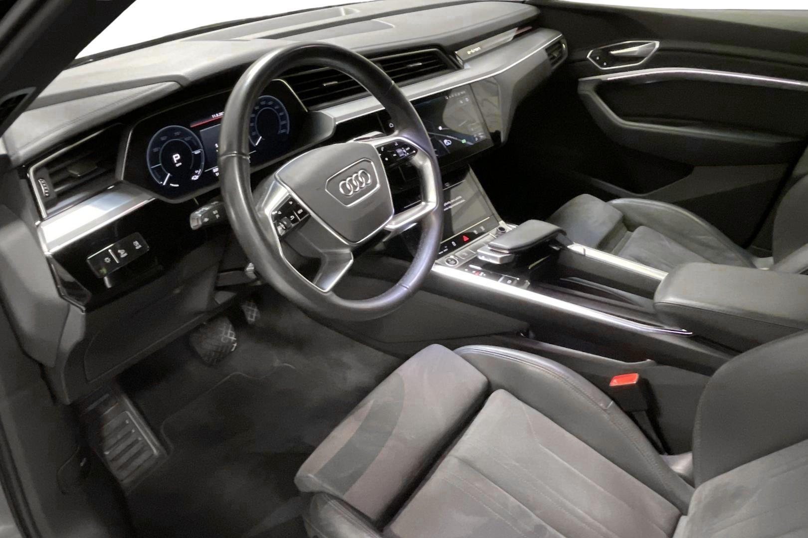 Audi e-tron 11