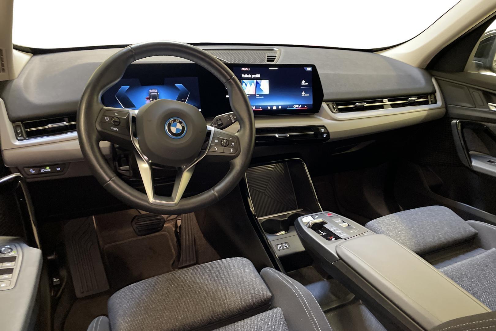 BMW X1 13