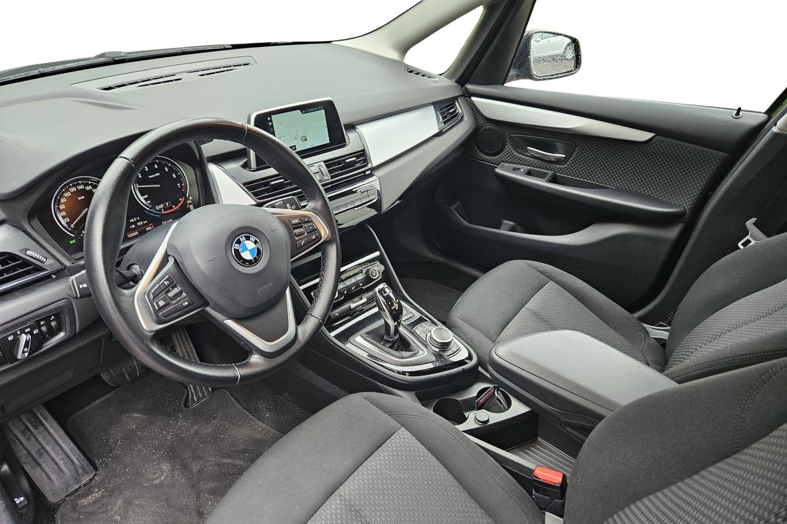 BMW 218 2023