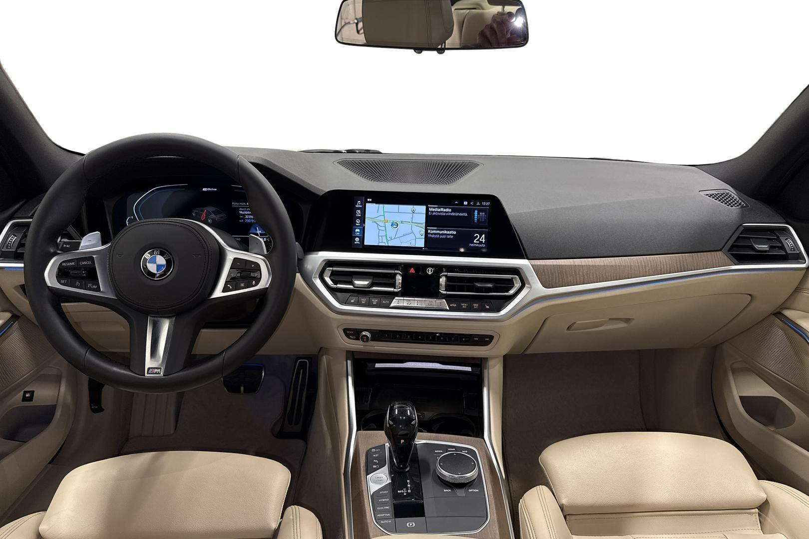 BMW 330 2019