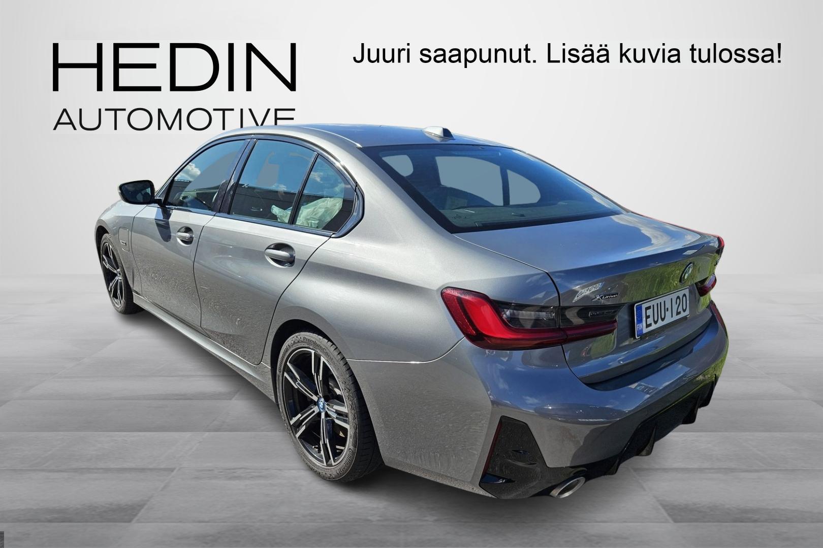 BMW 330 2023