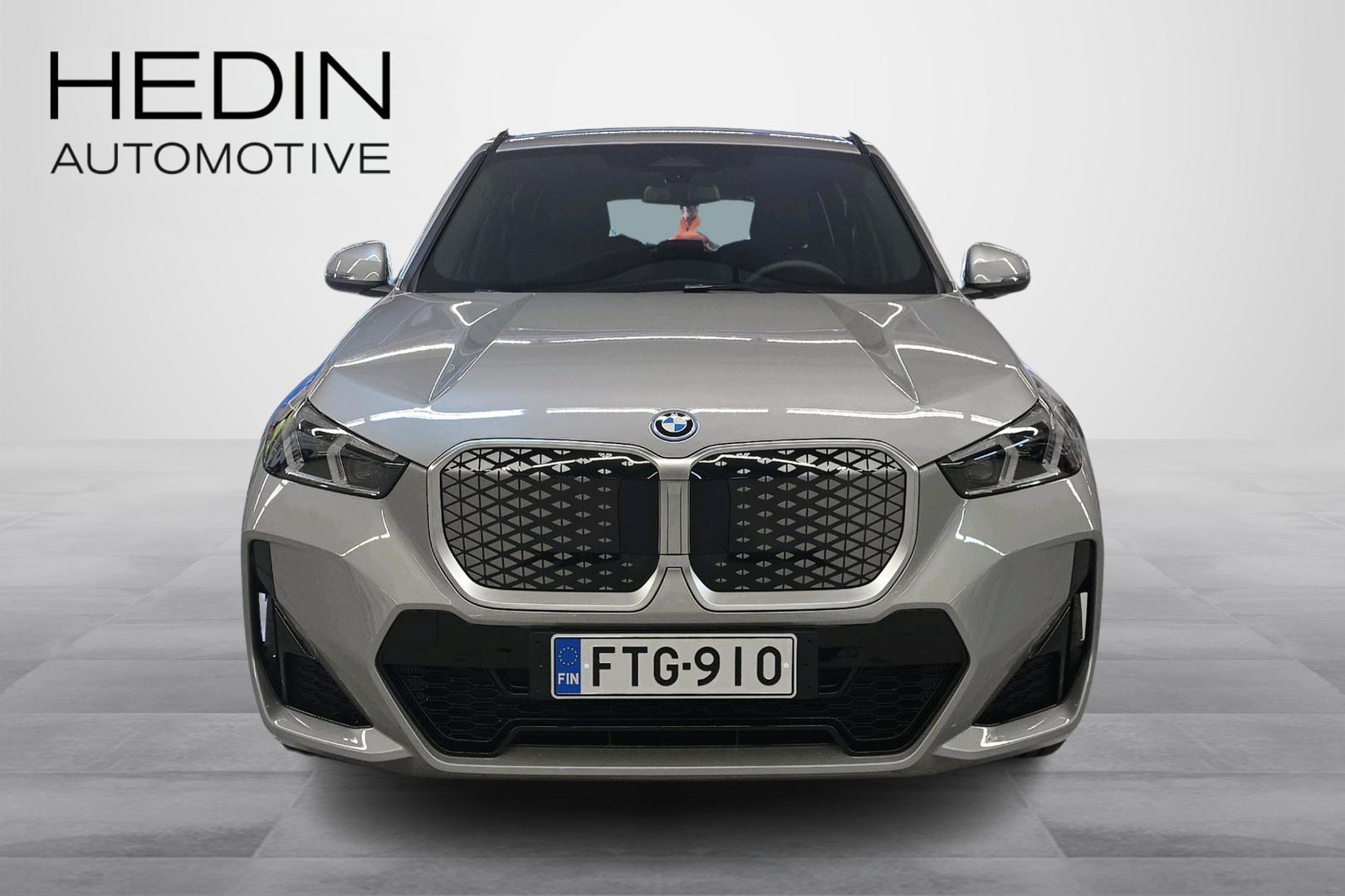 BMW iX1 4