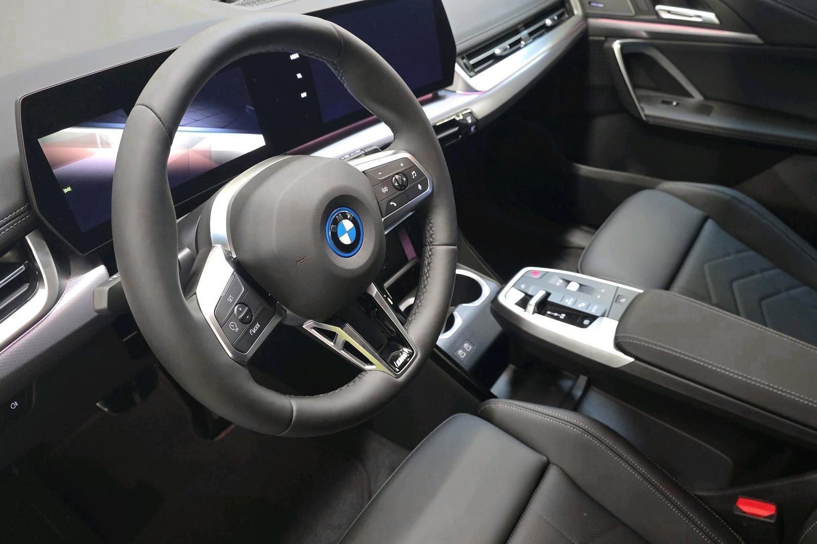 BMW iX1 7