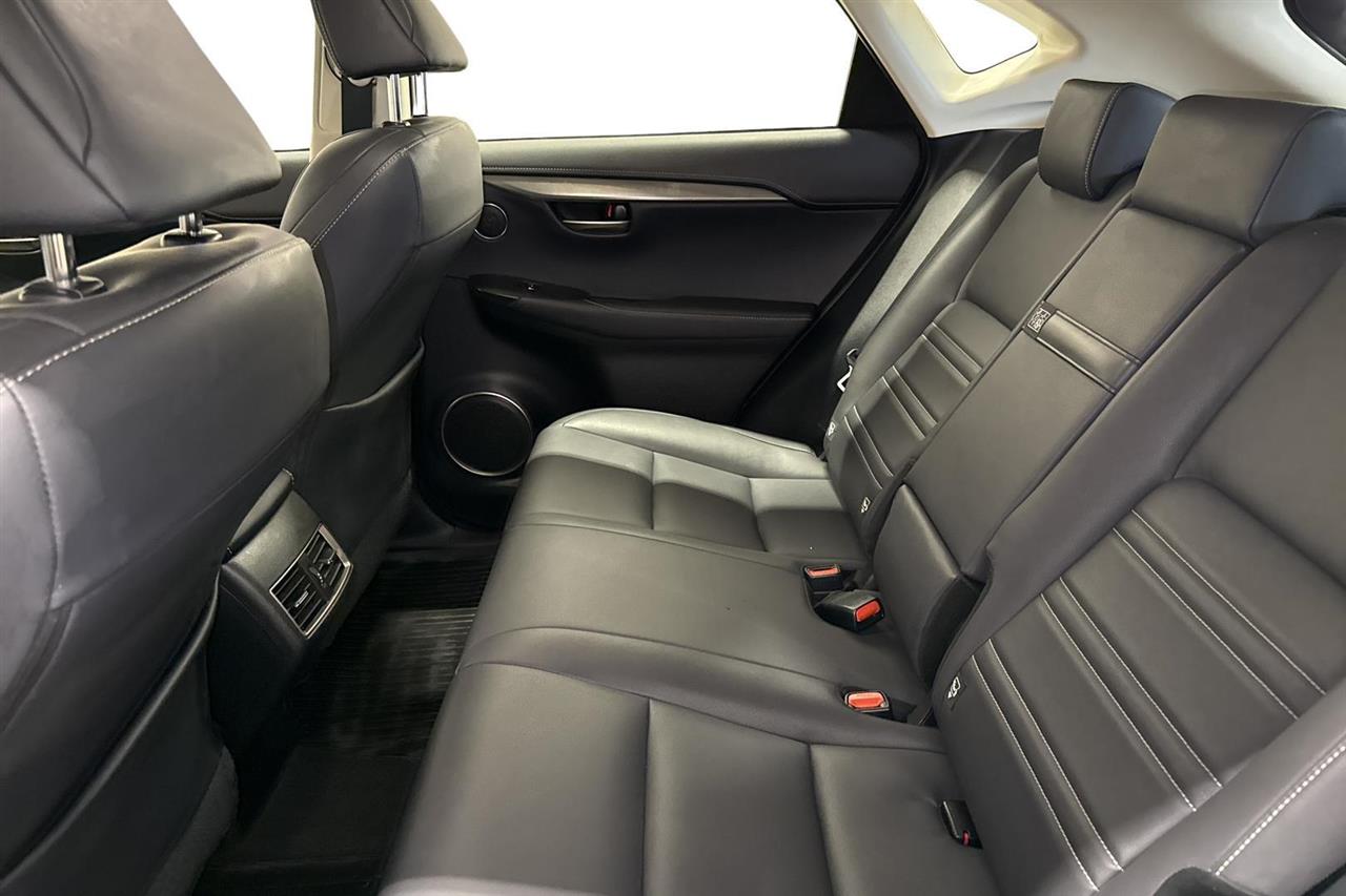 Lexus NX 2021