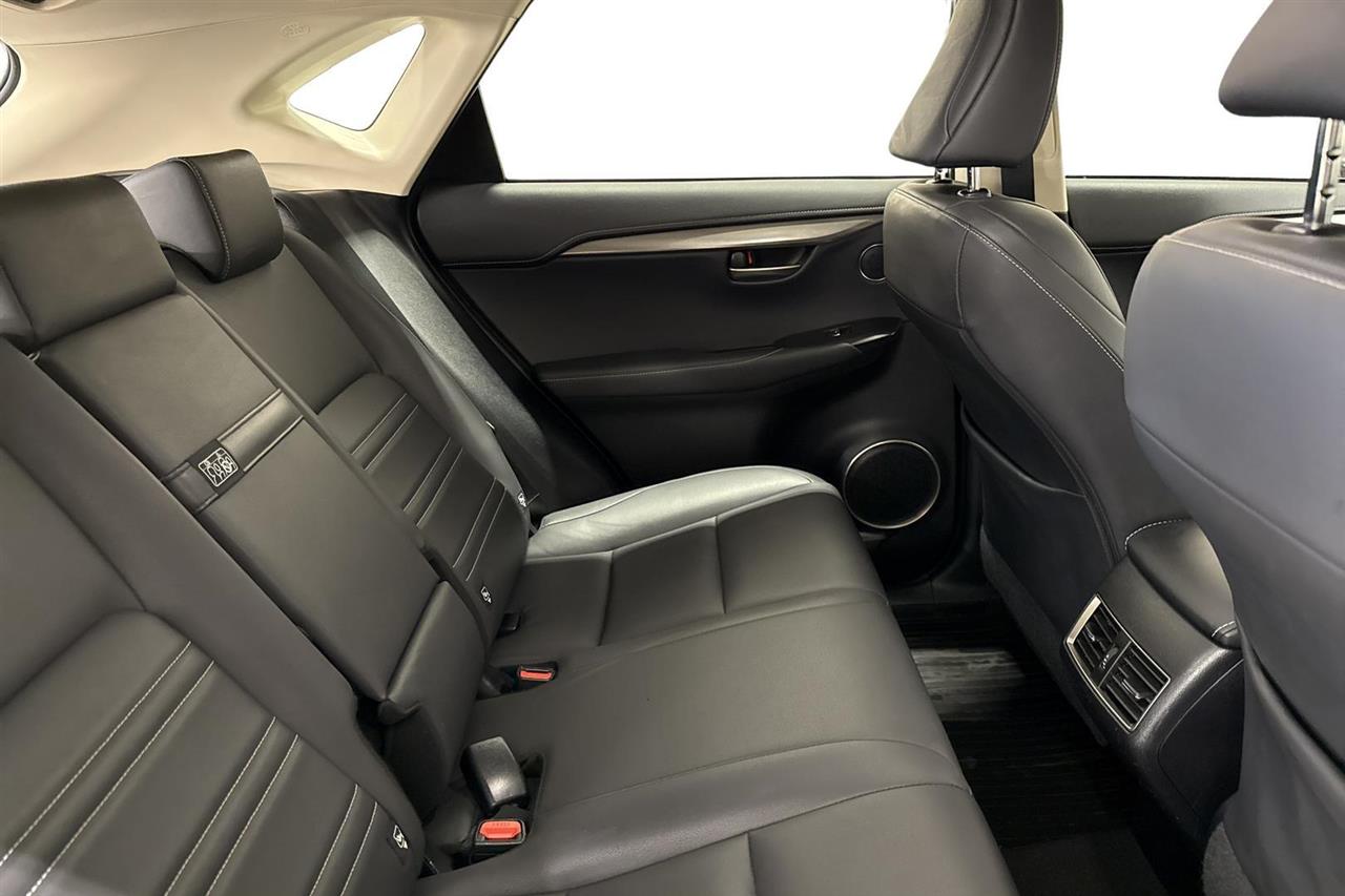 Lexus NX 2021