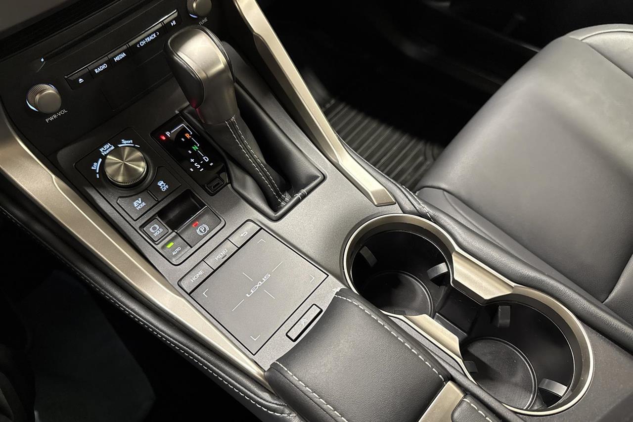 Lexus NX 2021