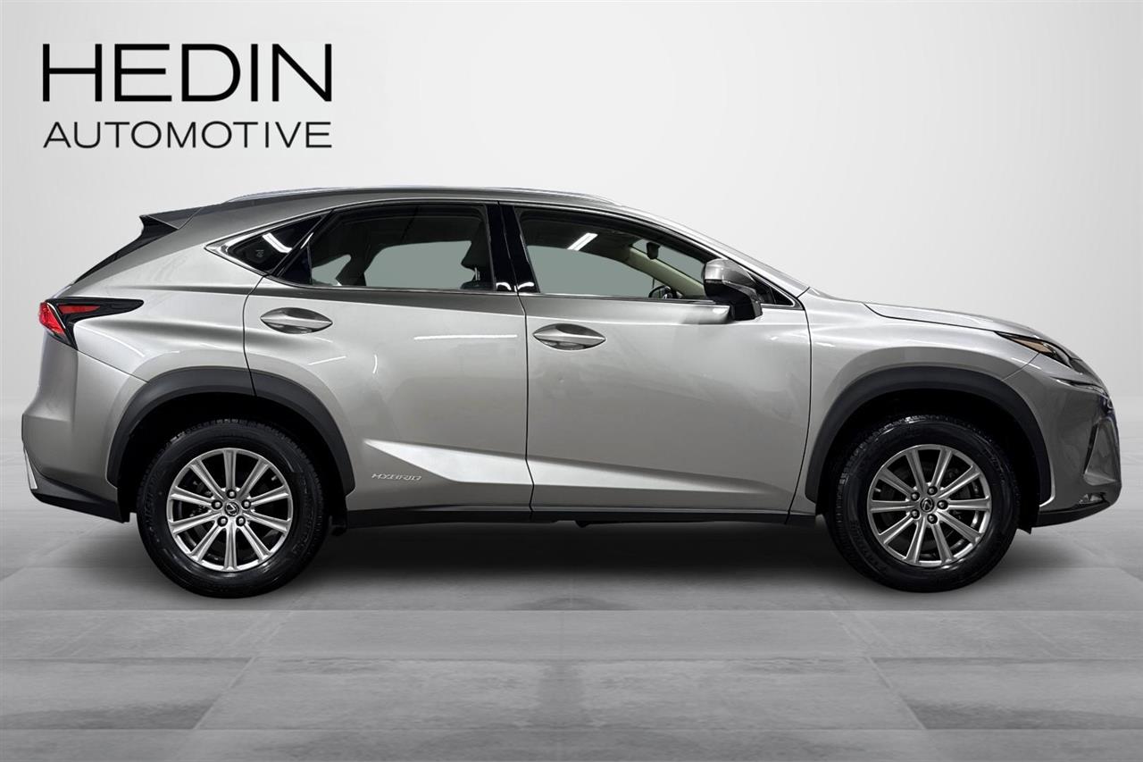 Lexus NX 2021