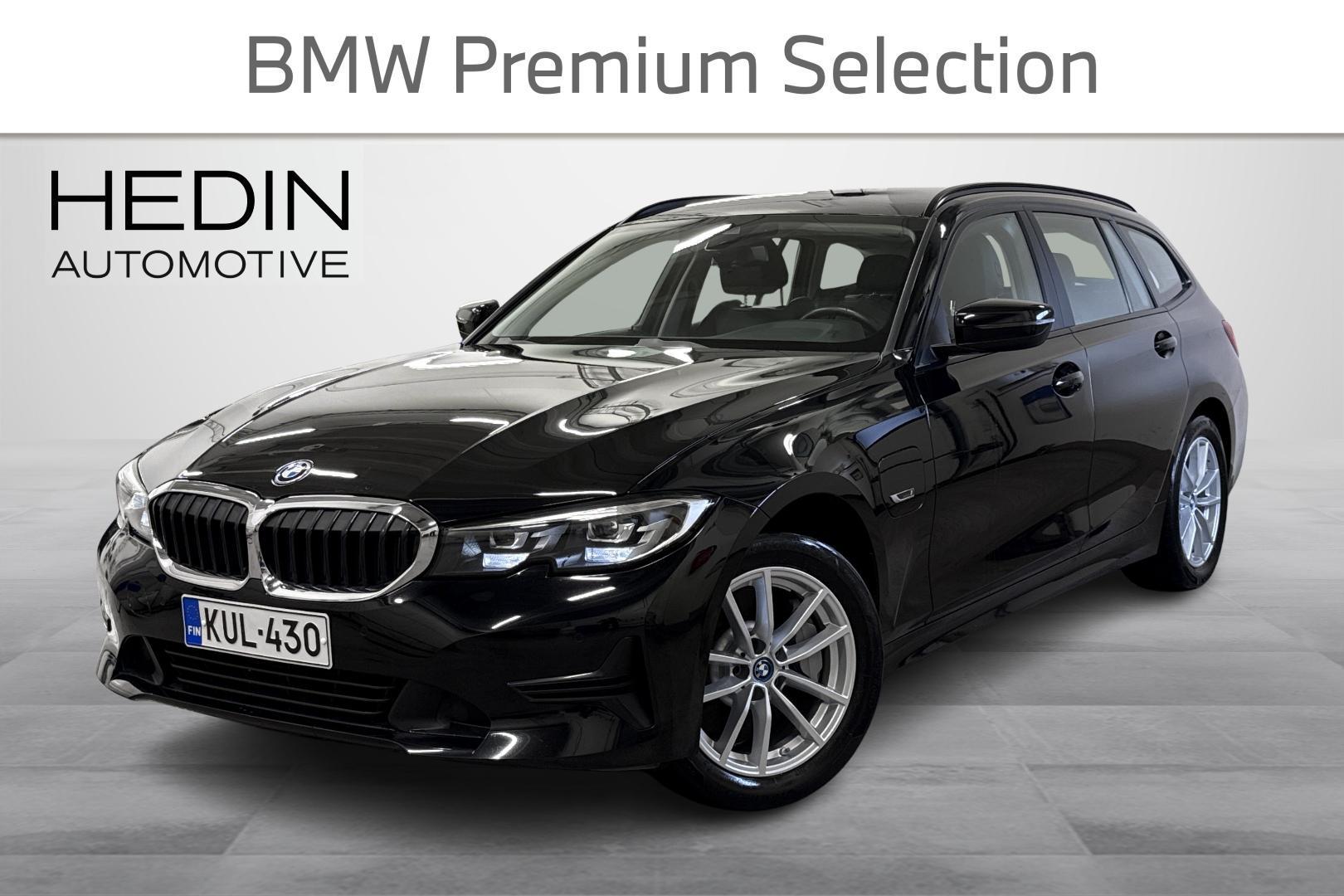 BMW 330 2022