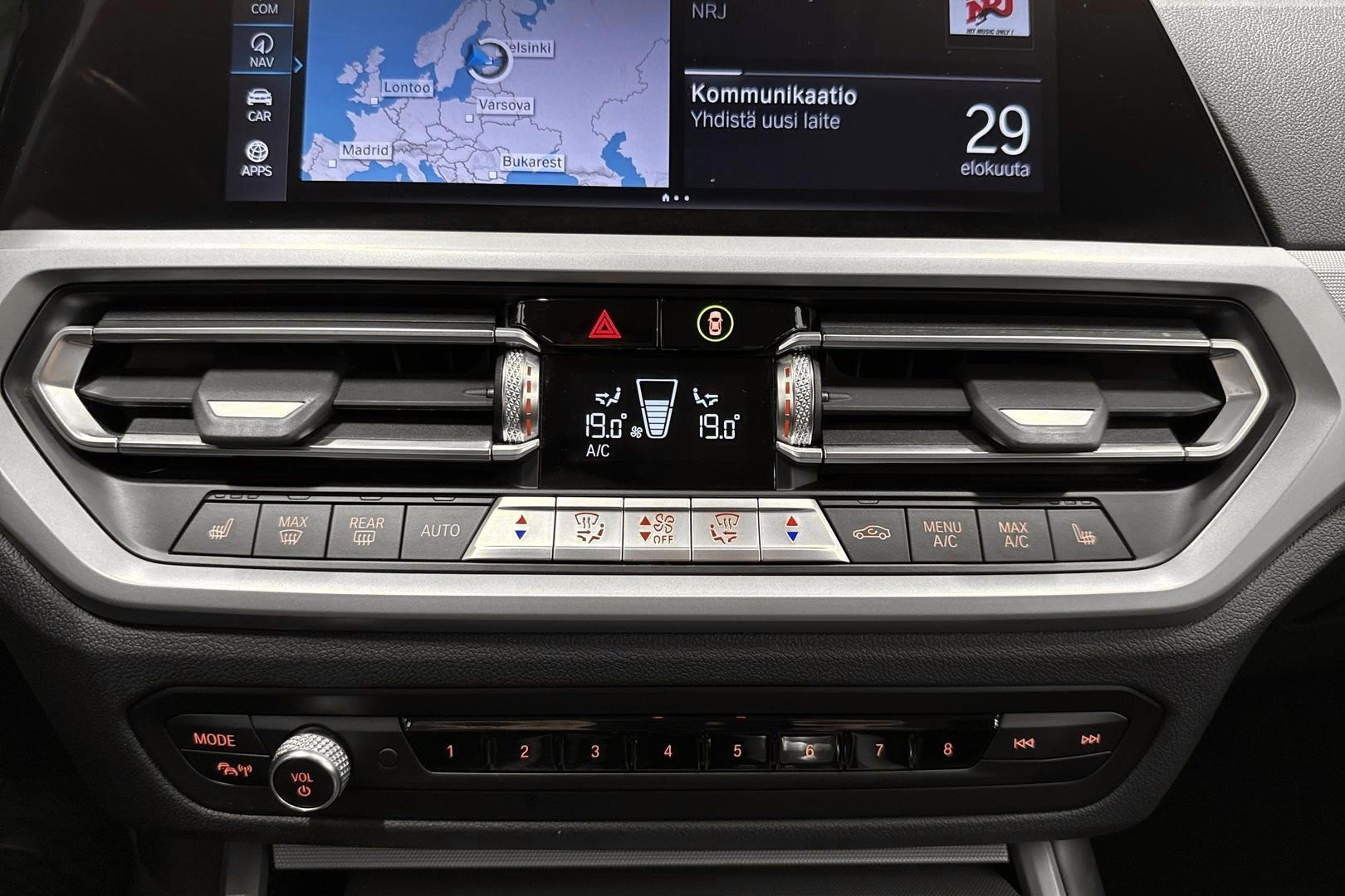 BMW 330 2022