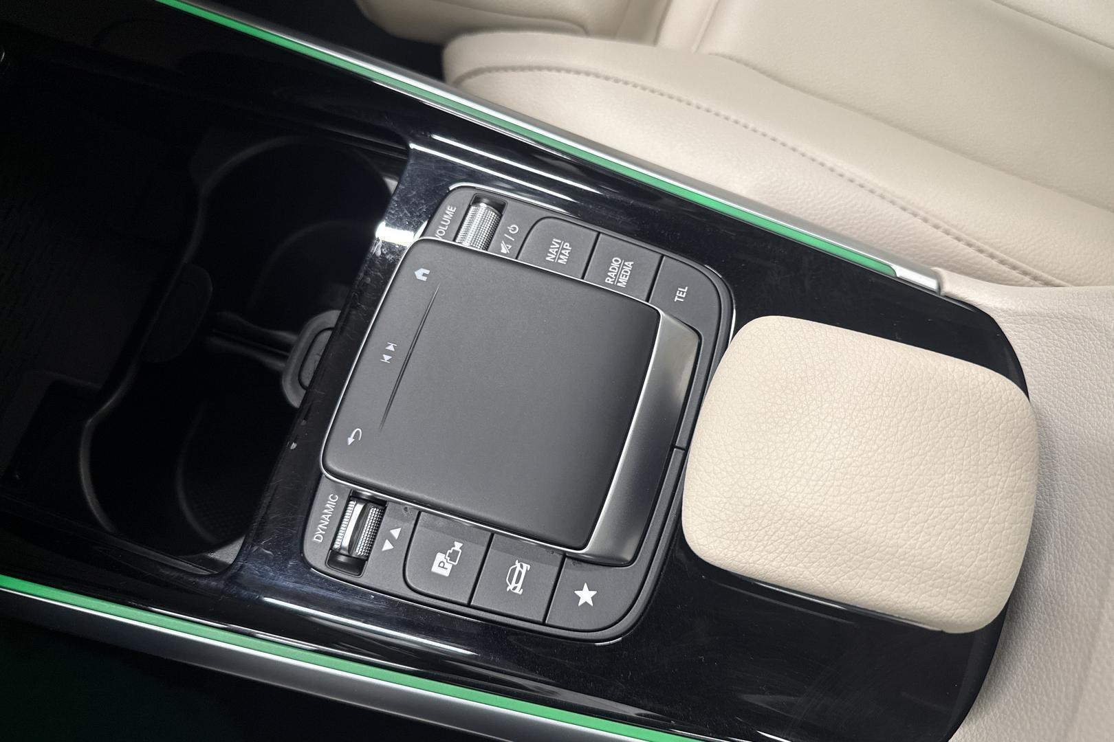 MERCEDES-BENZ EQB 2022