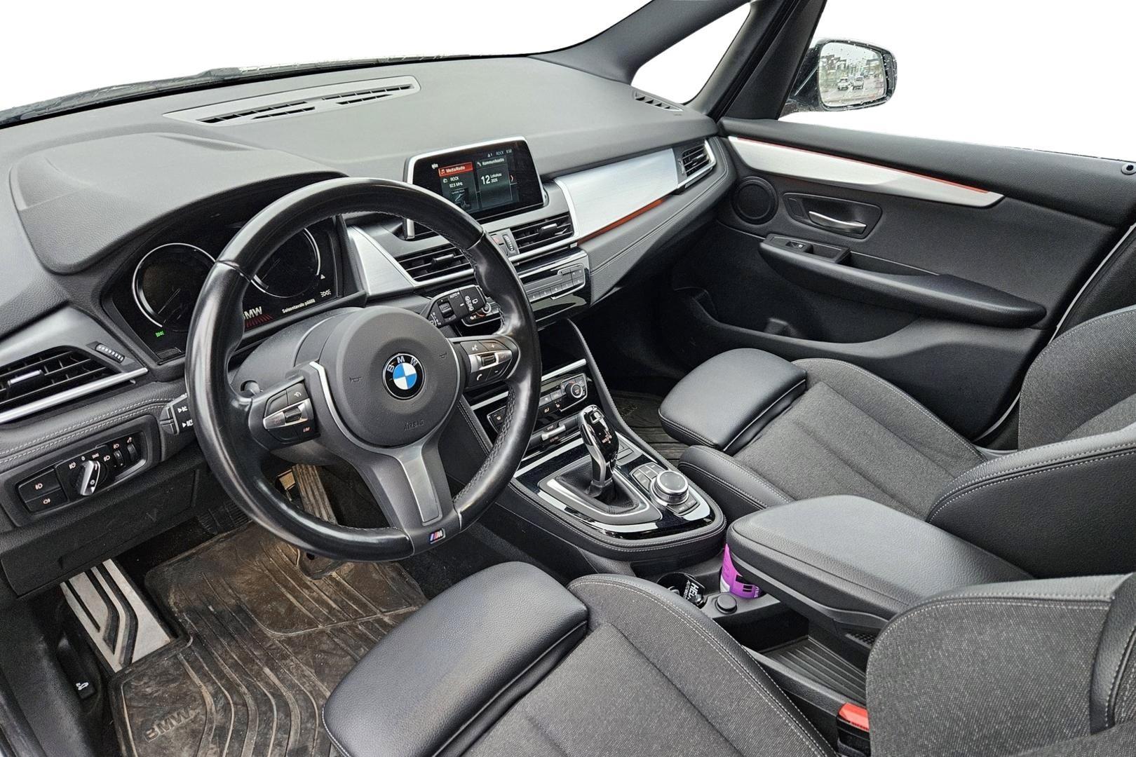 BMW 218 2023