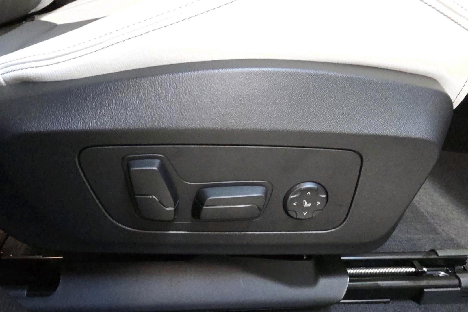 BMW iX2 13