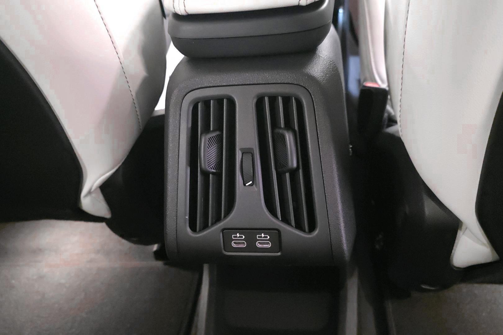 BMW iX2 15