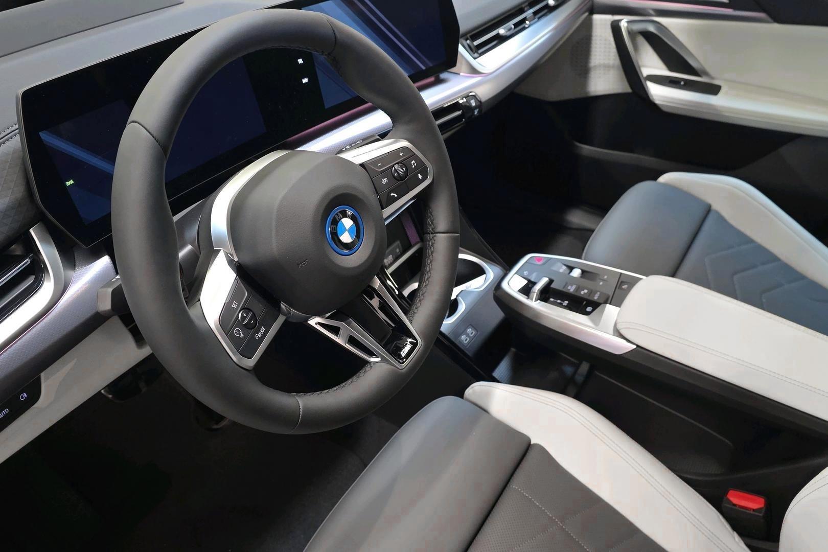 BMW iX2 7