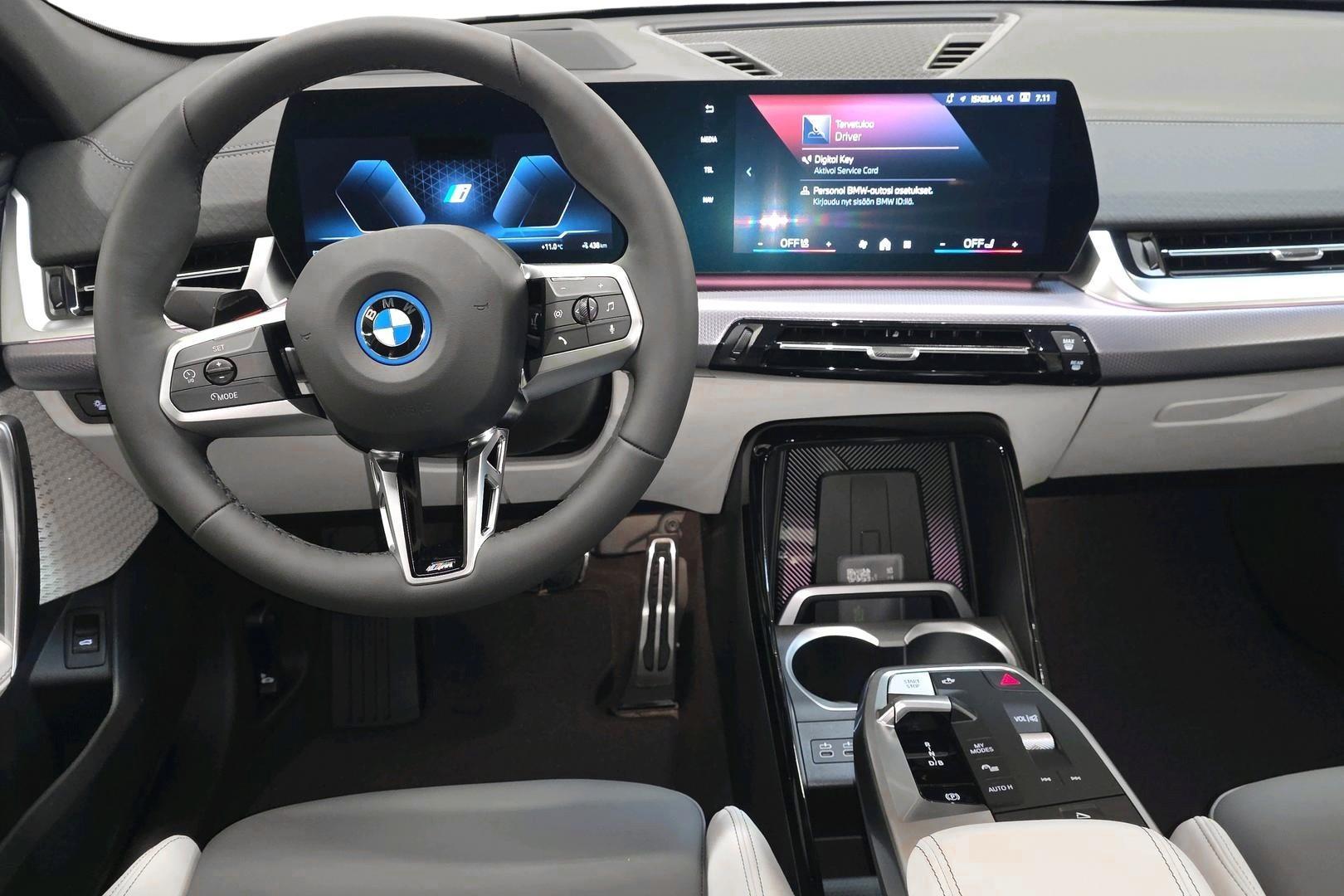 BMW iX2 8