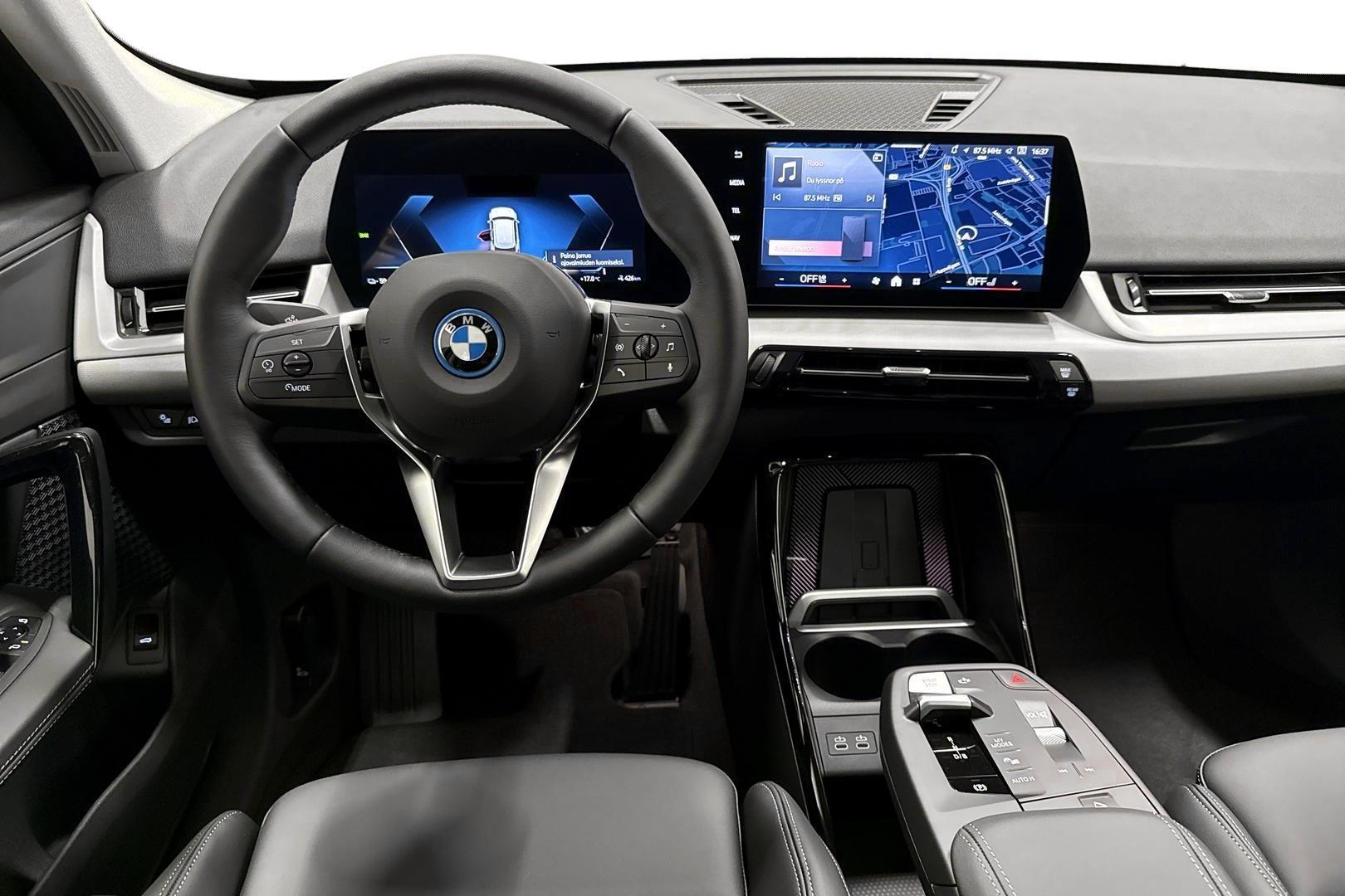 BMW iX1 16