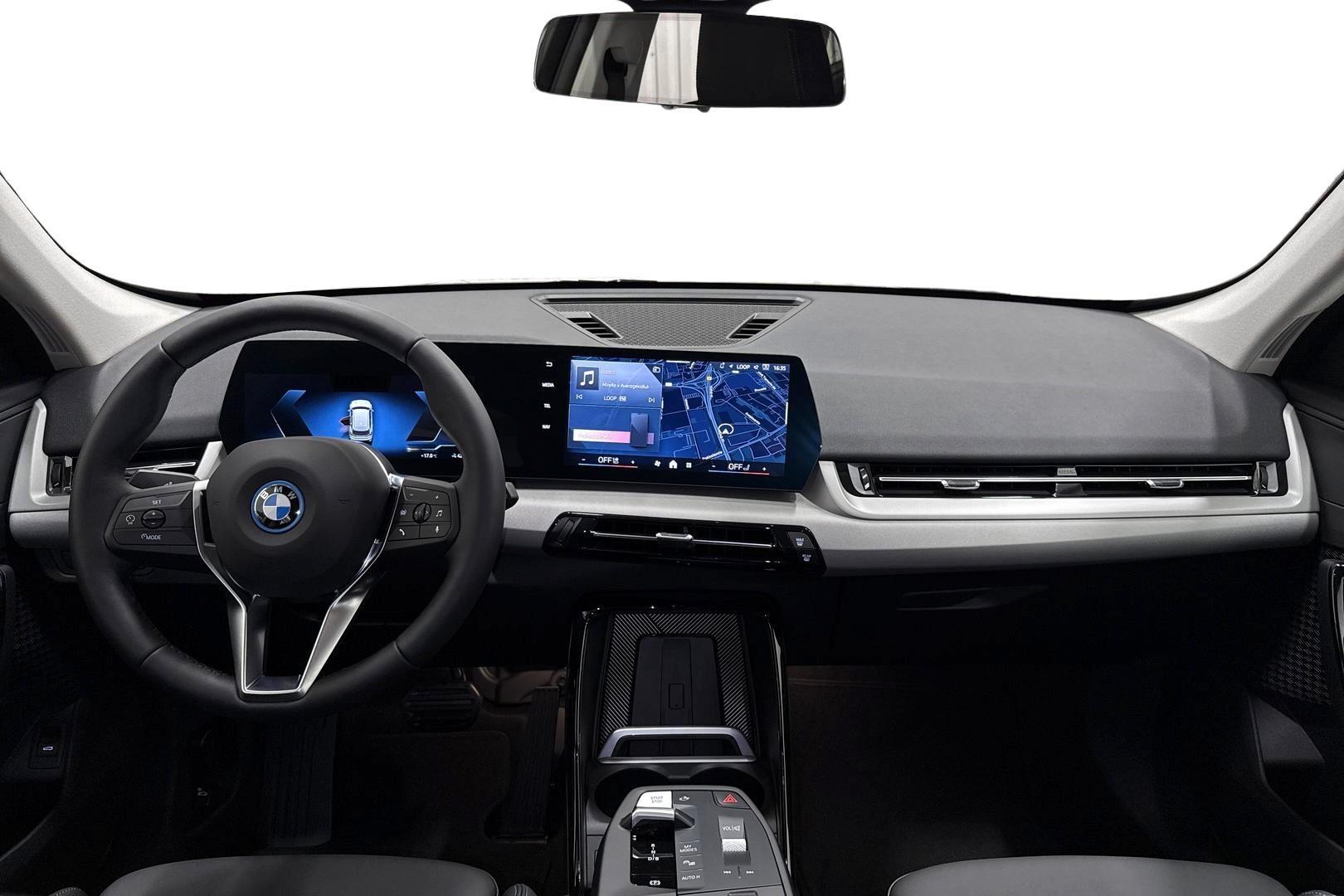 BMW iX1 8