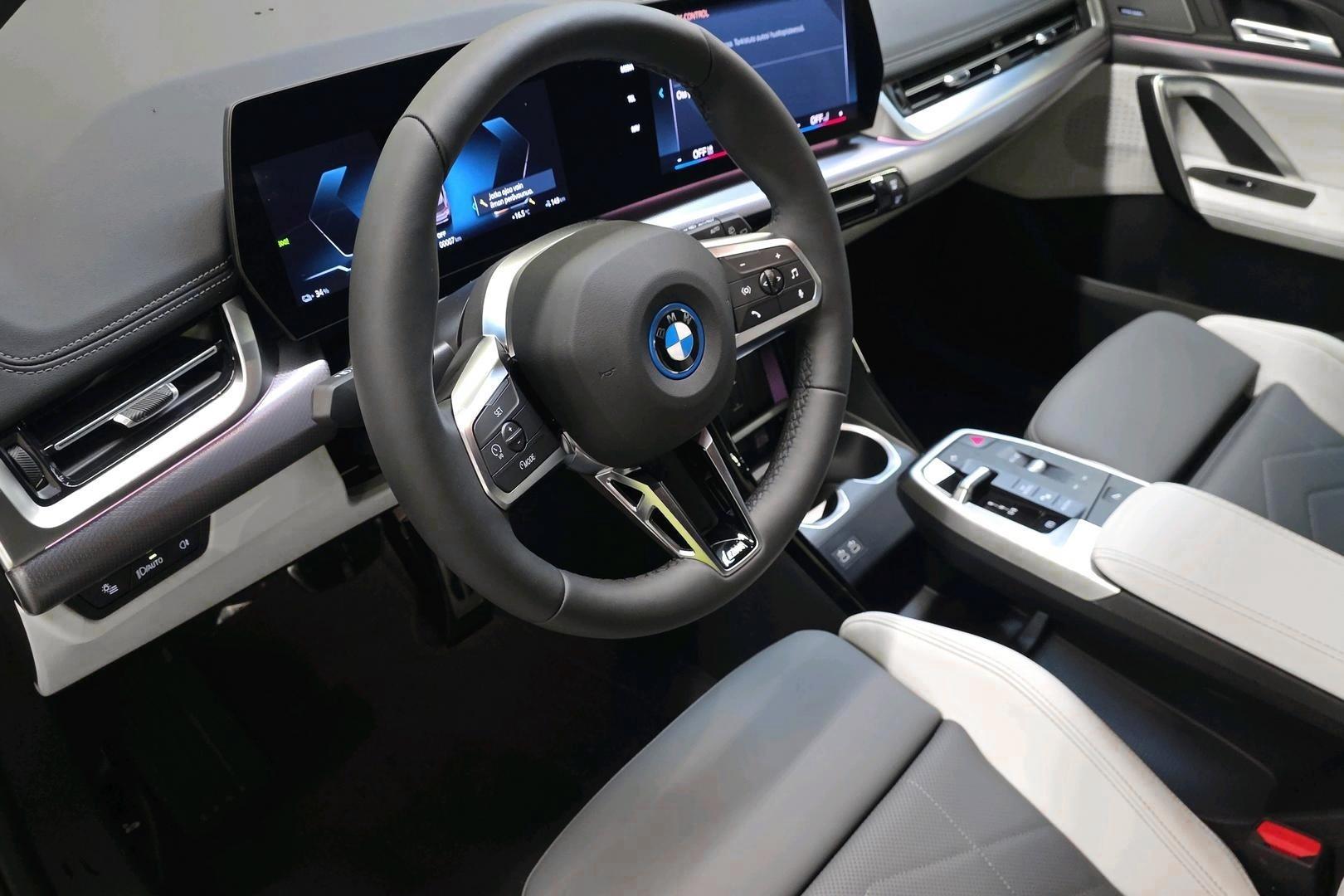BMW iX1 7