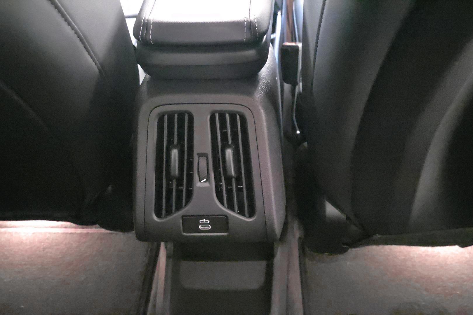 BMW iX1 15