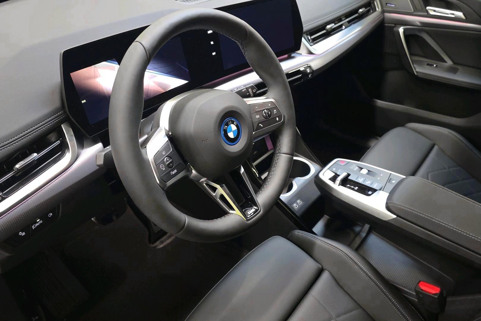 BMW iX1 7