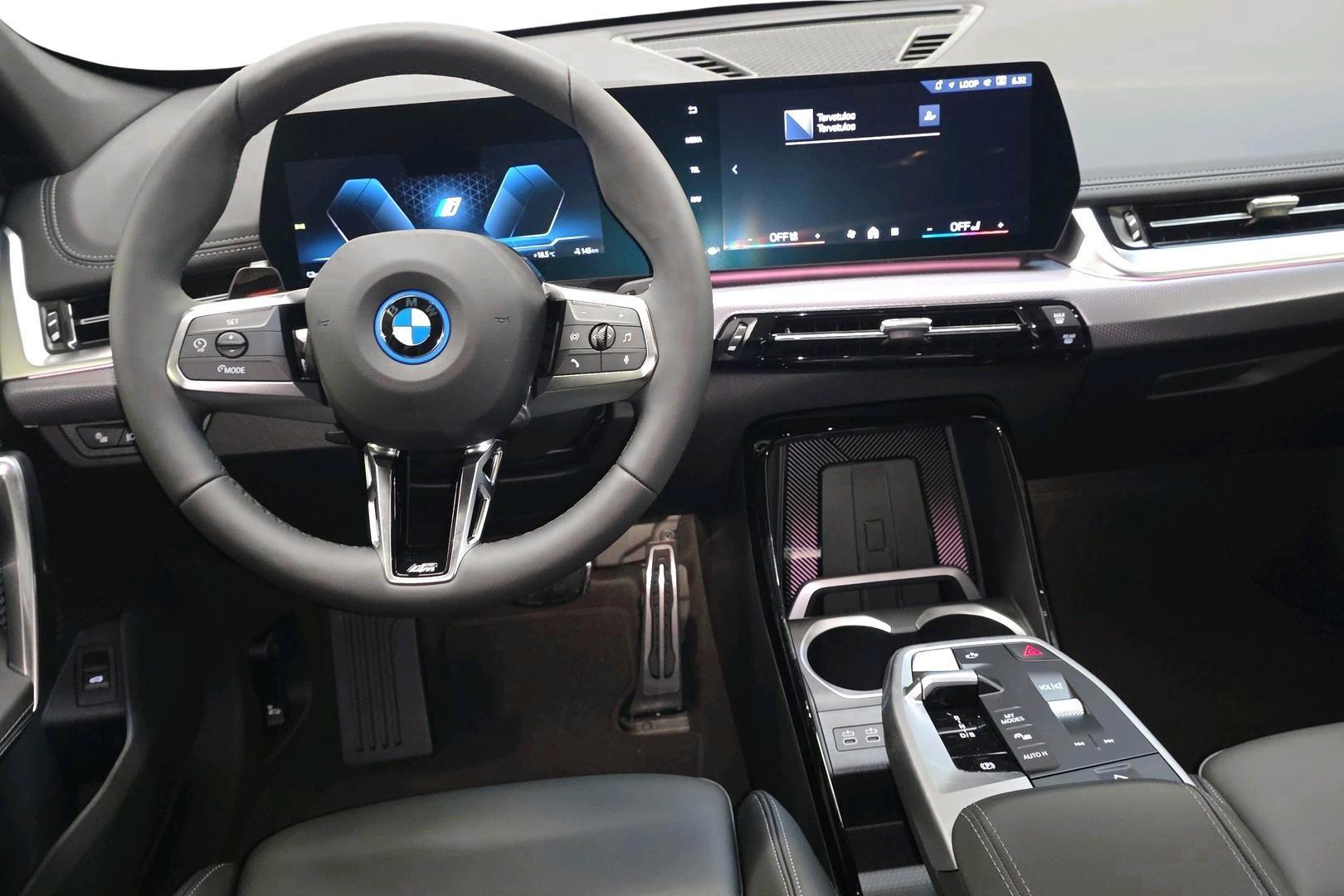 BMW iX1 8