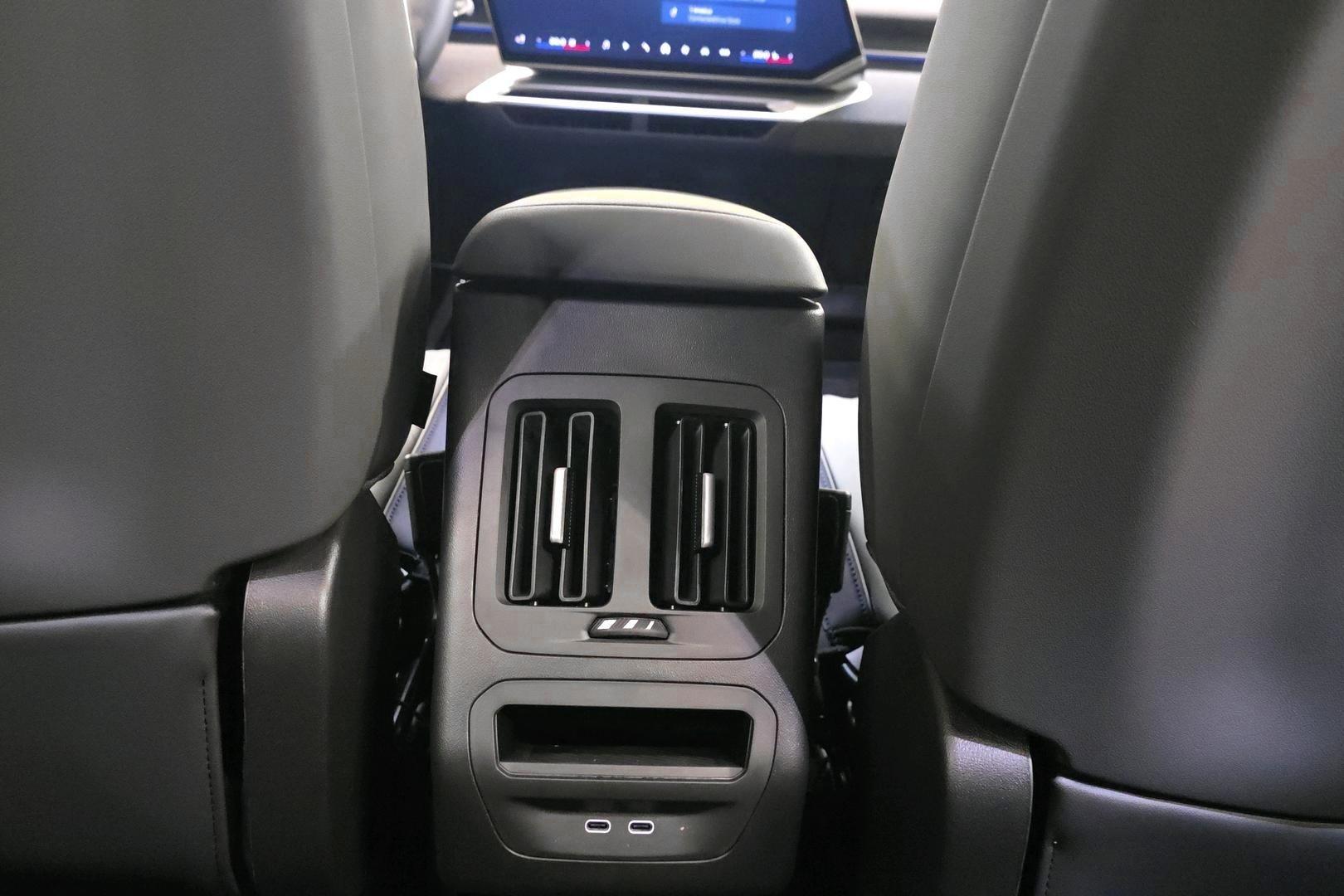 BMW iX3 2026