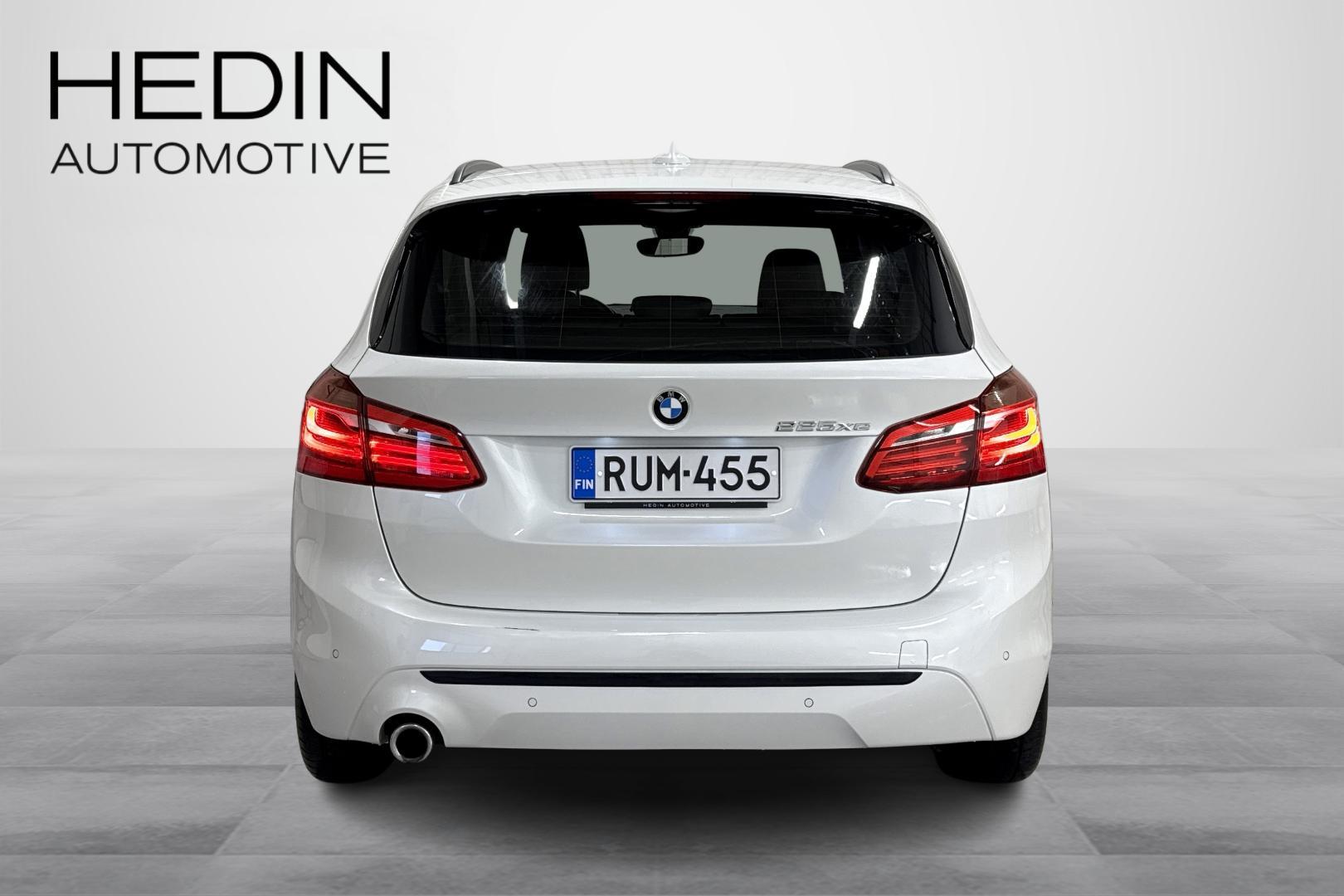 BMW 225 2019
