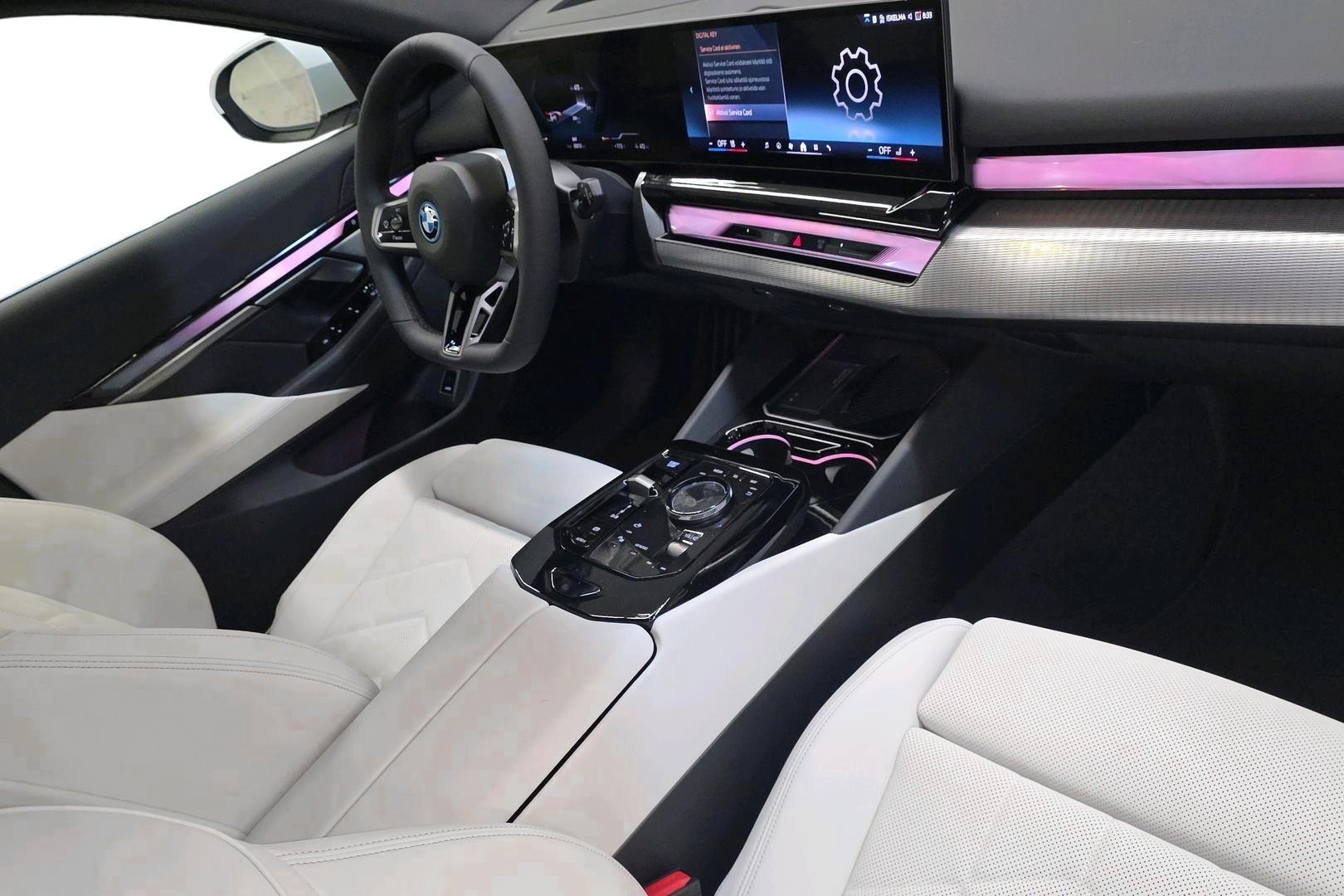 BMW i5 12